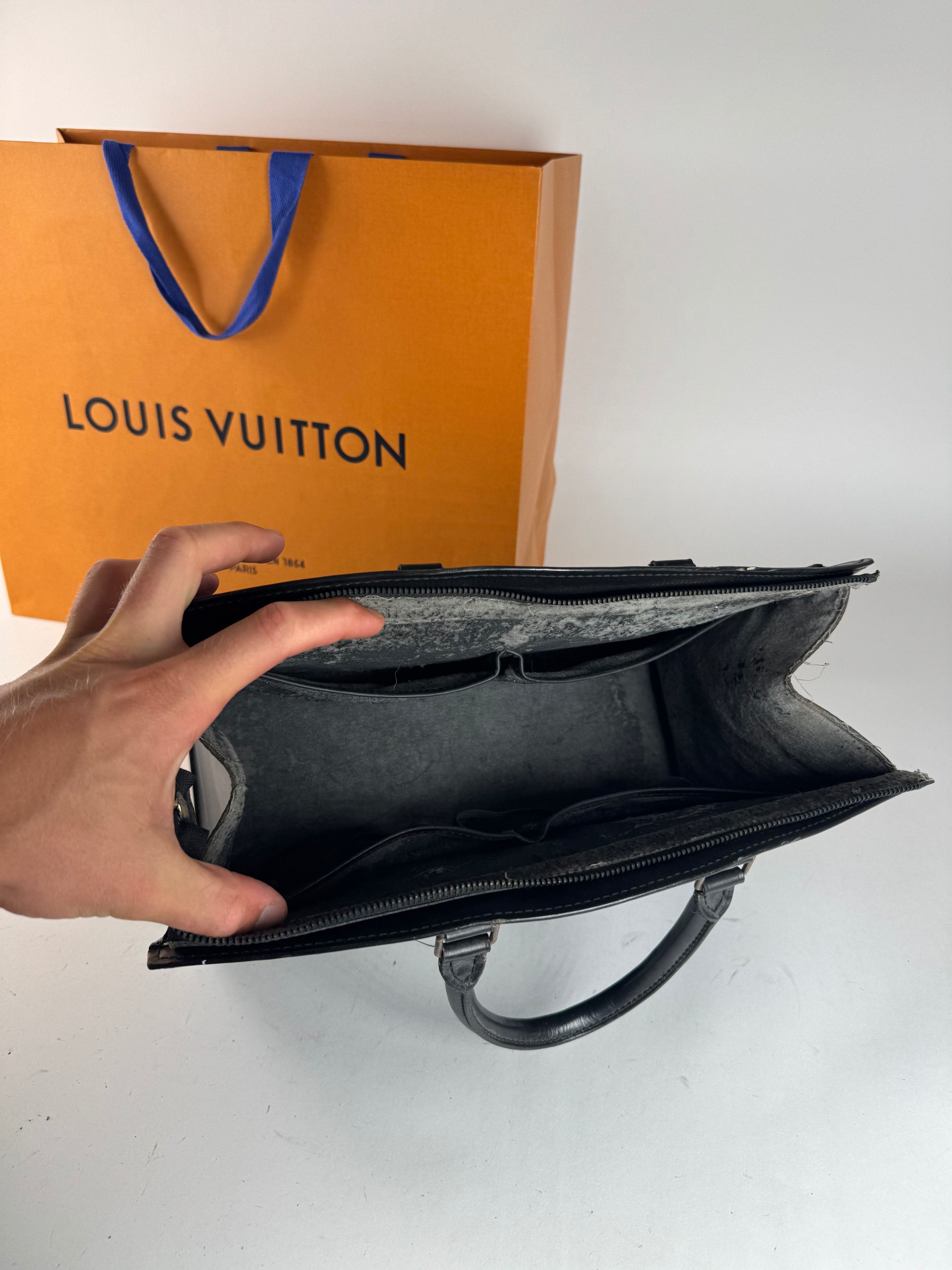 Louis Vuitton Vintage EPI Leather Handbag Black Size ONE SIZE - 10 Thumbnail