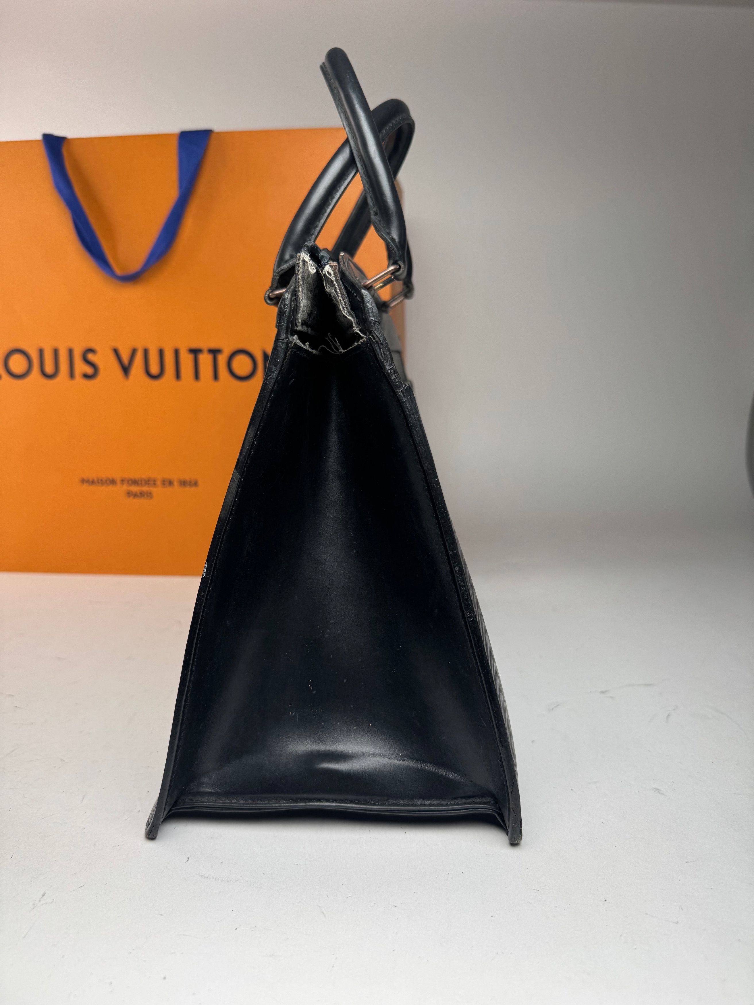 Louis Vuitton Vintage EPI Leather Handbag Black Size ONE SIZE - 4 Thumbnail