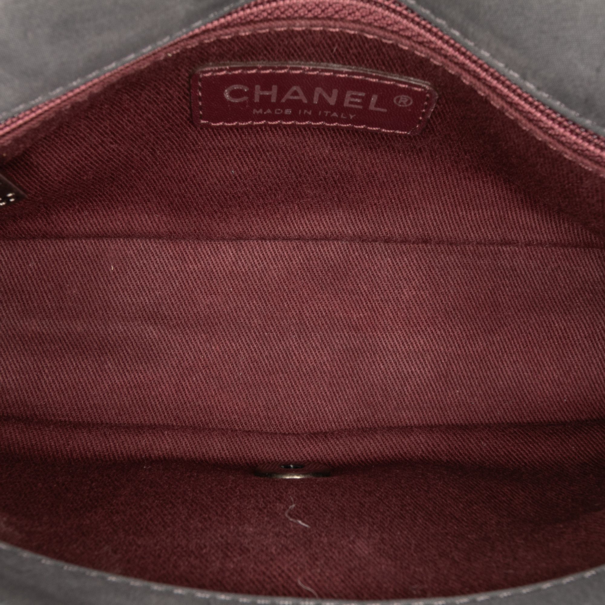 Chanel Chanel Small Diamond Embossed Calfskin New Chic Flap Size ONE SIZE - 4 Thumbnail