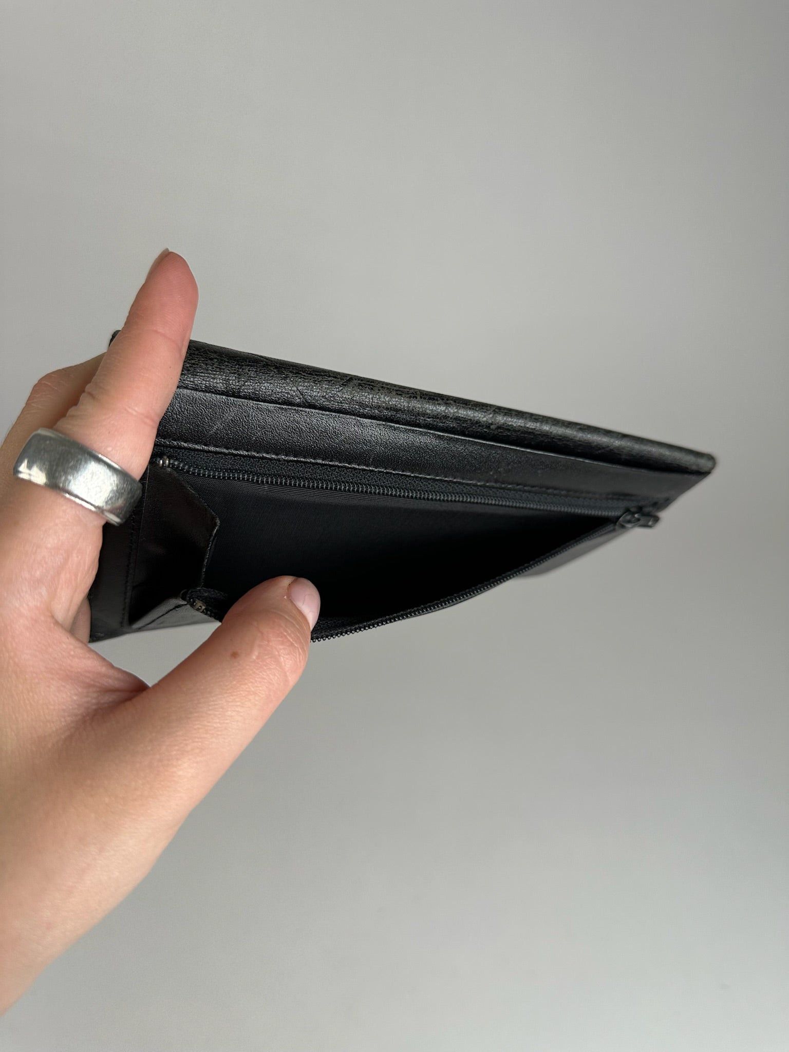 Givenchy Vintage GV3 Leather Wallet black Size ONE SIZE - 6 Thumbnail