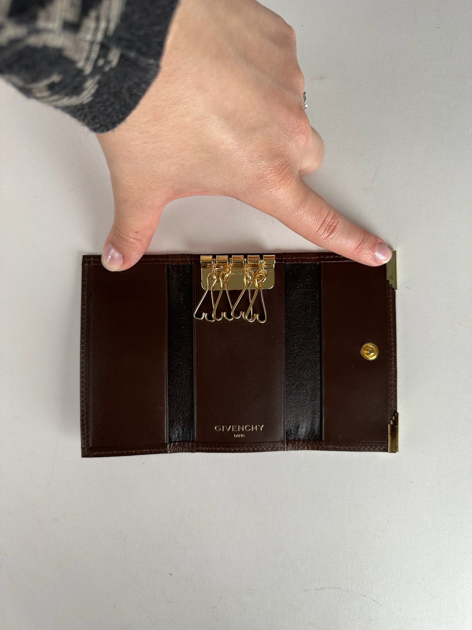 Givenchy Vintage Leather Key Holder Brown Size ONE SIZE - 9 Thumbnail