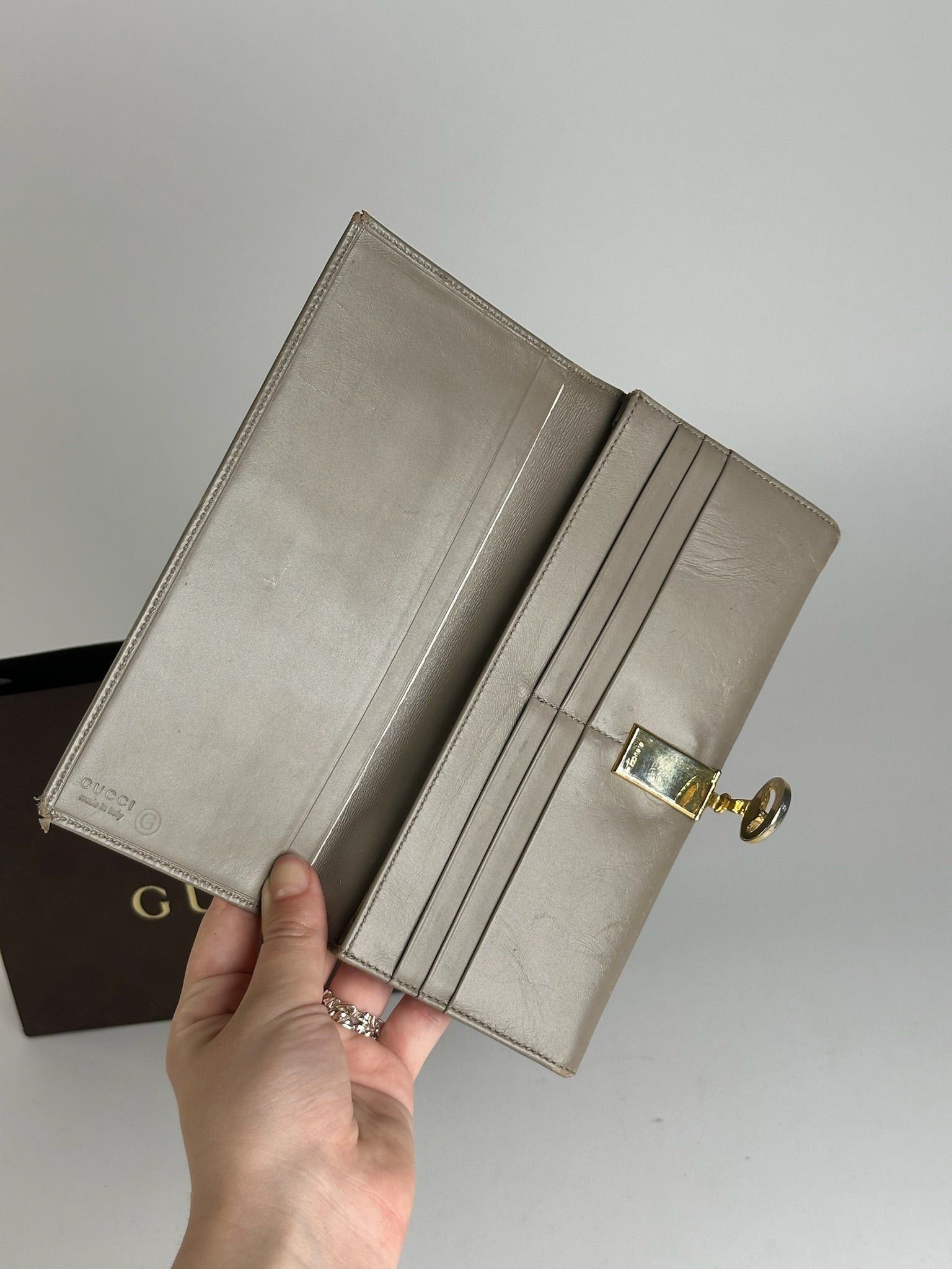 Gucci Vintage Horsebit Patent Leather Wallet beige Size ONE SIZE - 9 Thumbnail