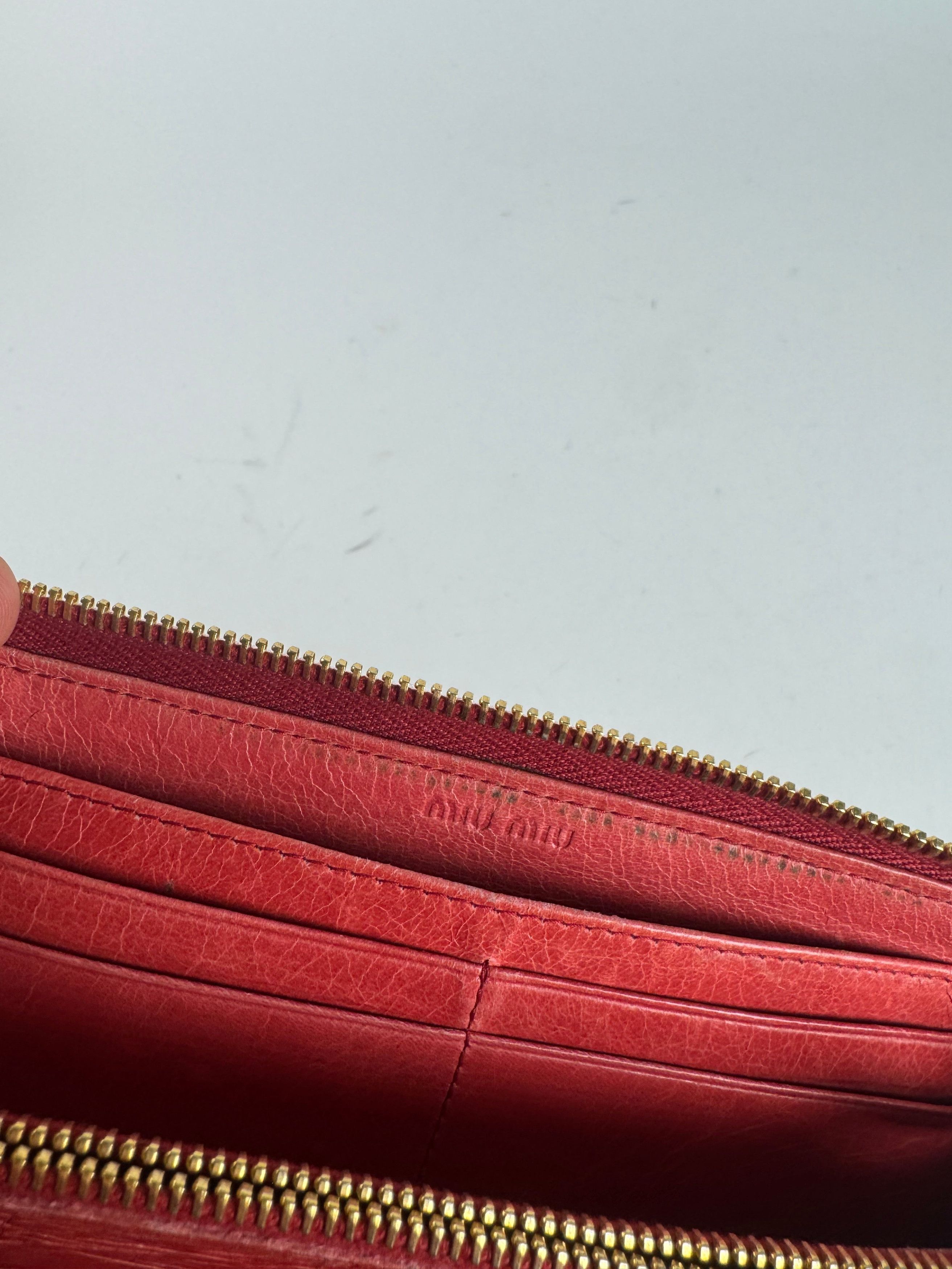 Miu Miu Vintage Metallasse Leather wallet red Size ONE SIZE - 5 Thumbnail