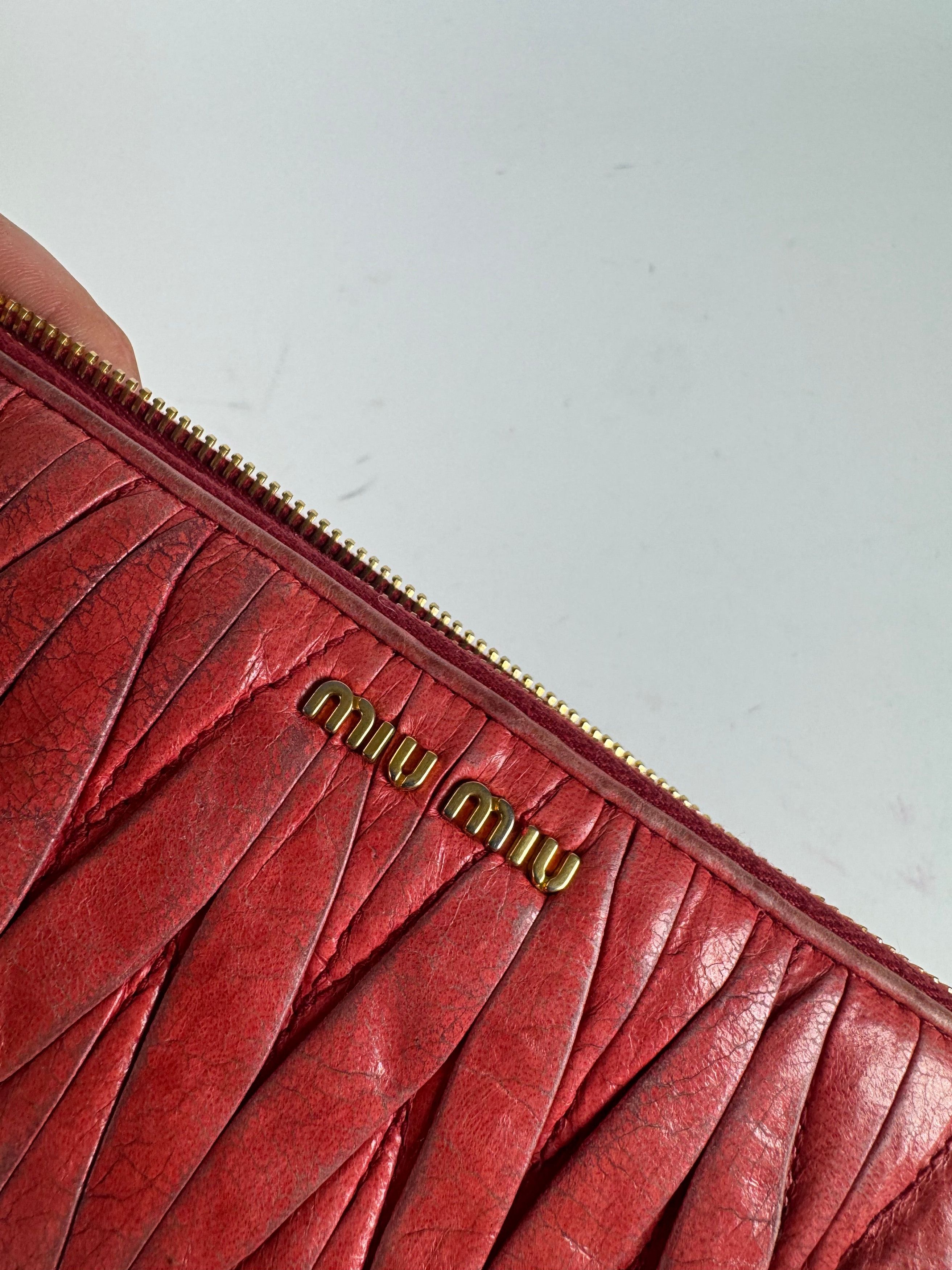 Miu Miu Vintage Metallasse Leather wallet red Size ONE SIZE - 6 Thumbnail