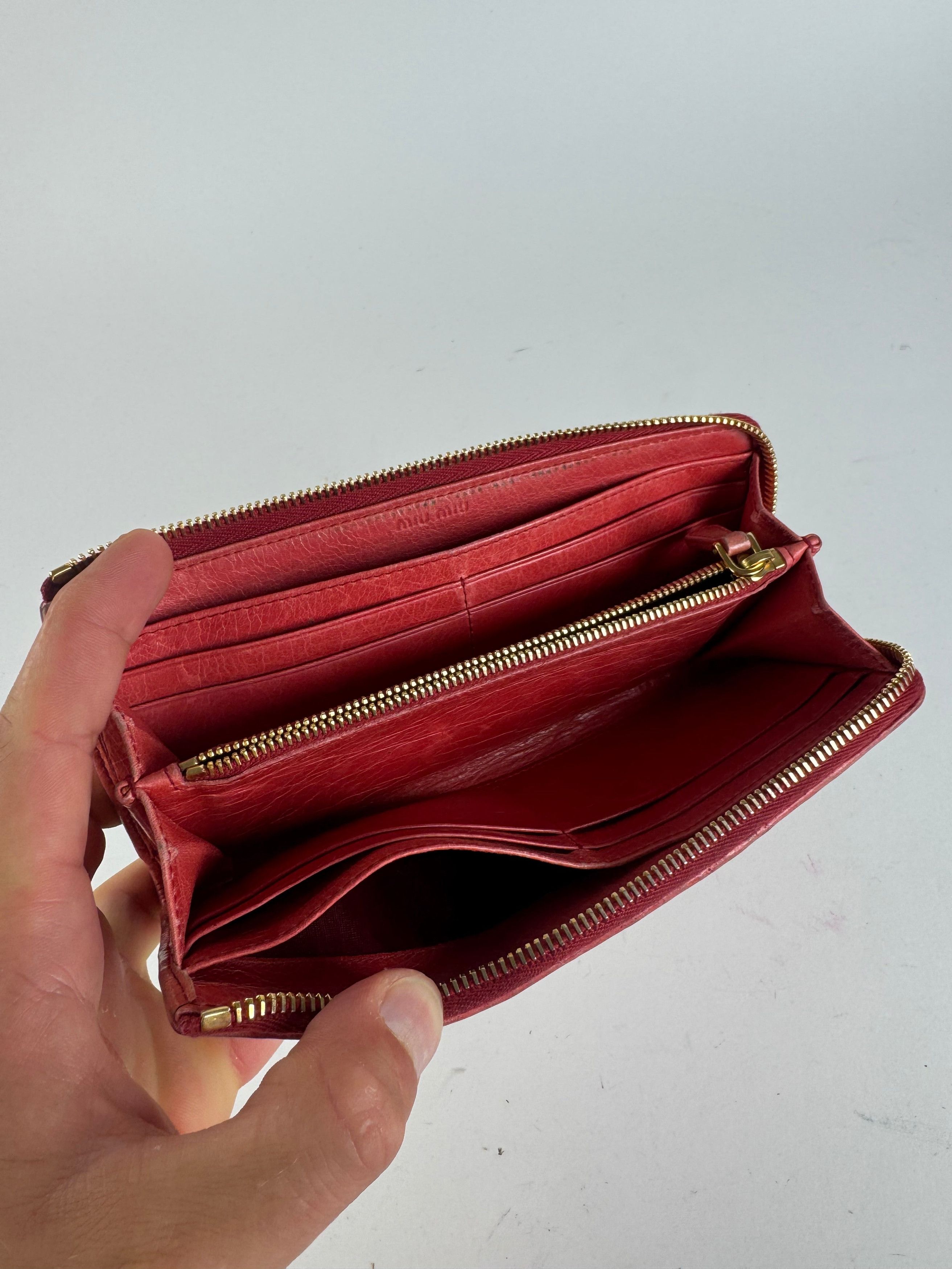 Miu Miu Vintage Metallasse Leather wallet red Size ONE SIZE - 4 Thumbnail
