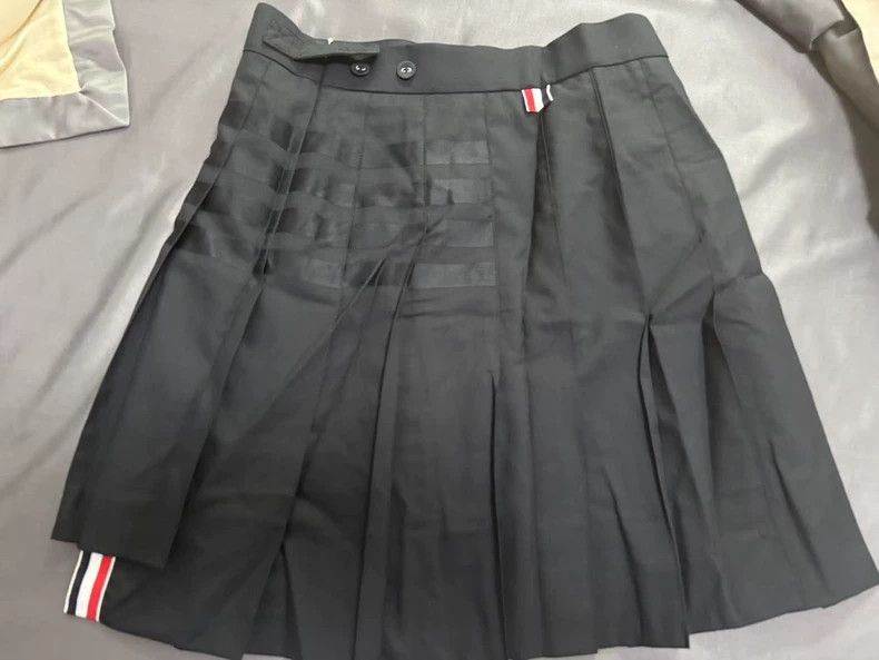 Thom Browne Thom Browne Black Pleated Skirt - dmc Size US 34 / EU 50 - 2 Thumbnail