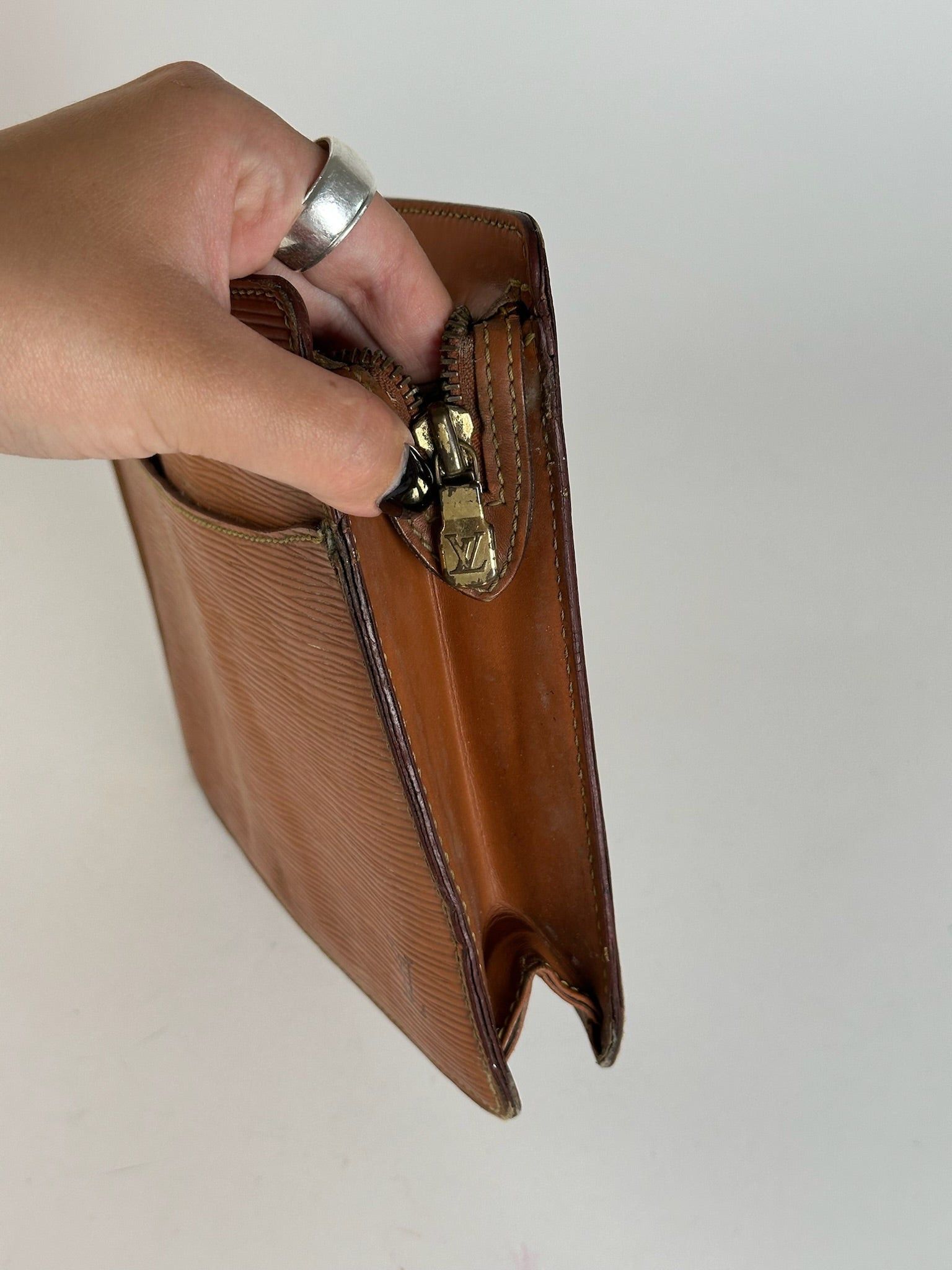 Louis Vuitton Vintage EPI Leather clutch brown Size ONE SIZE - 8 Thumbnail