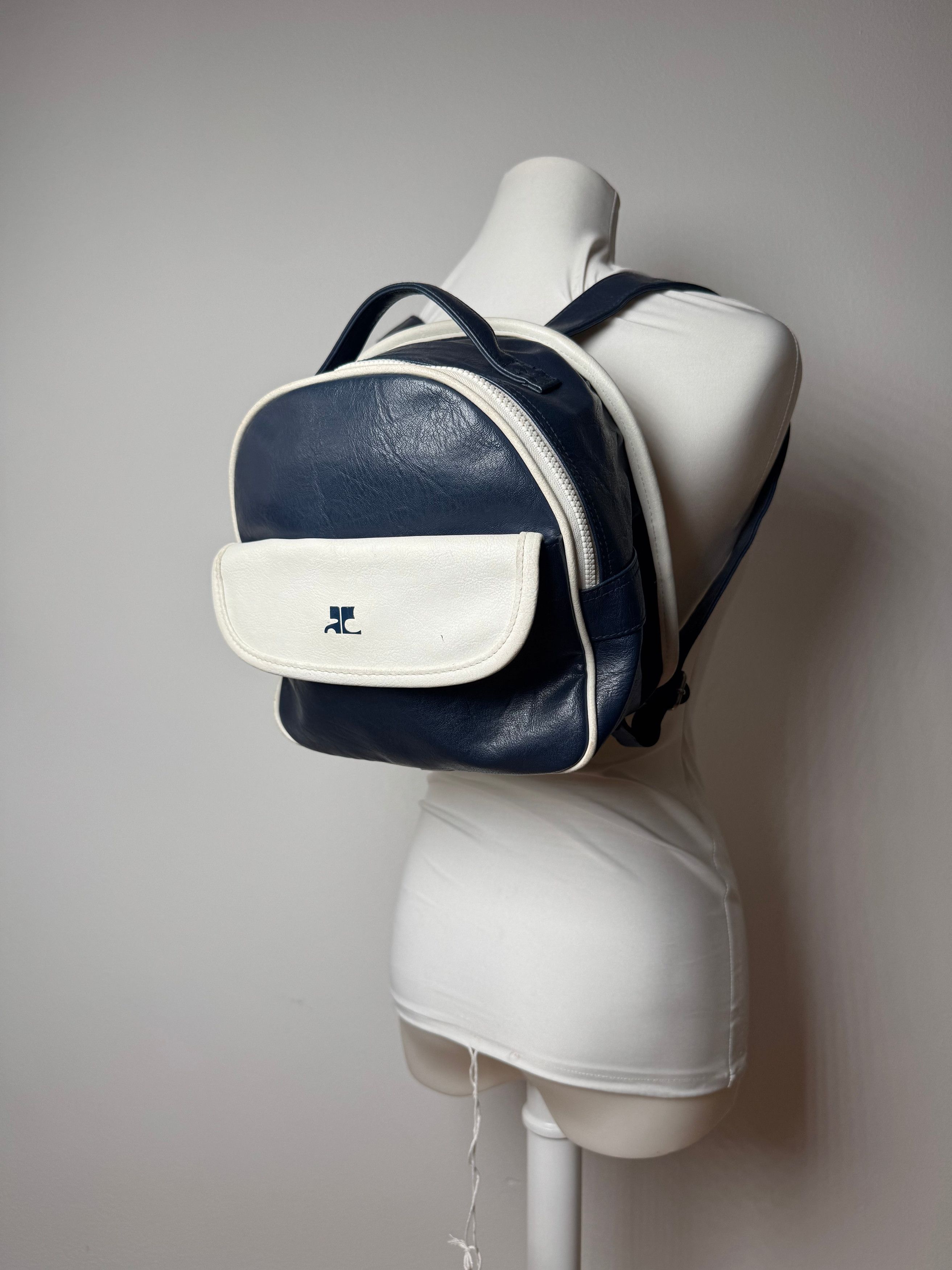 Courreges Vintage Paris Leather bag pack navy white Size ONE SIZE - 14 Thumbnail