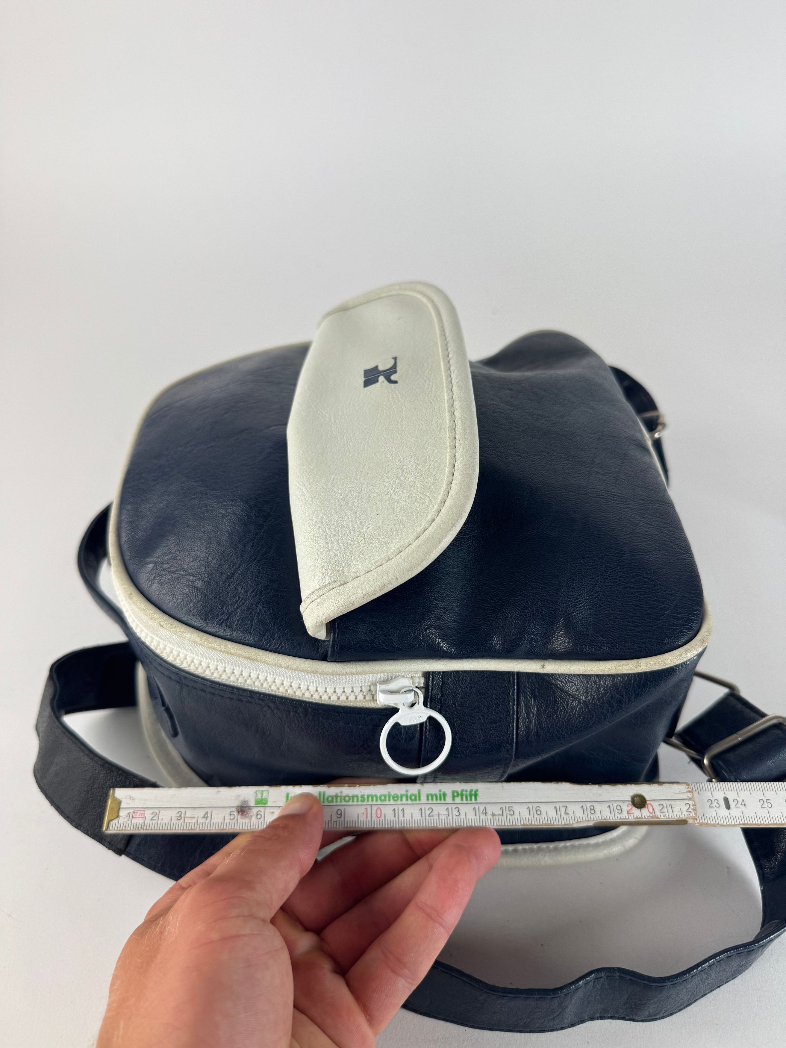 Courreges Vintage Paris Leather bag pack navy white Size ONE SIZE - 13 Thumbnail