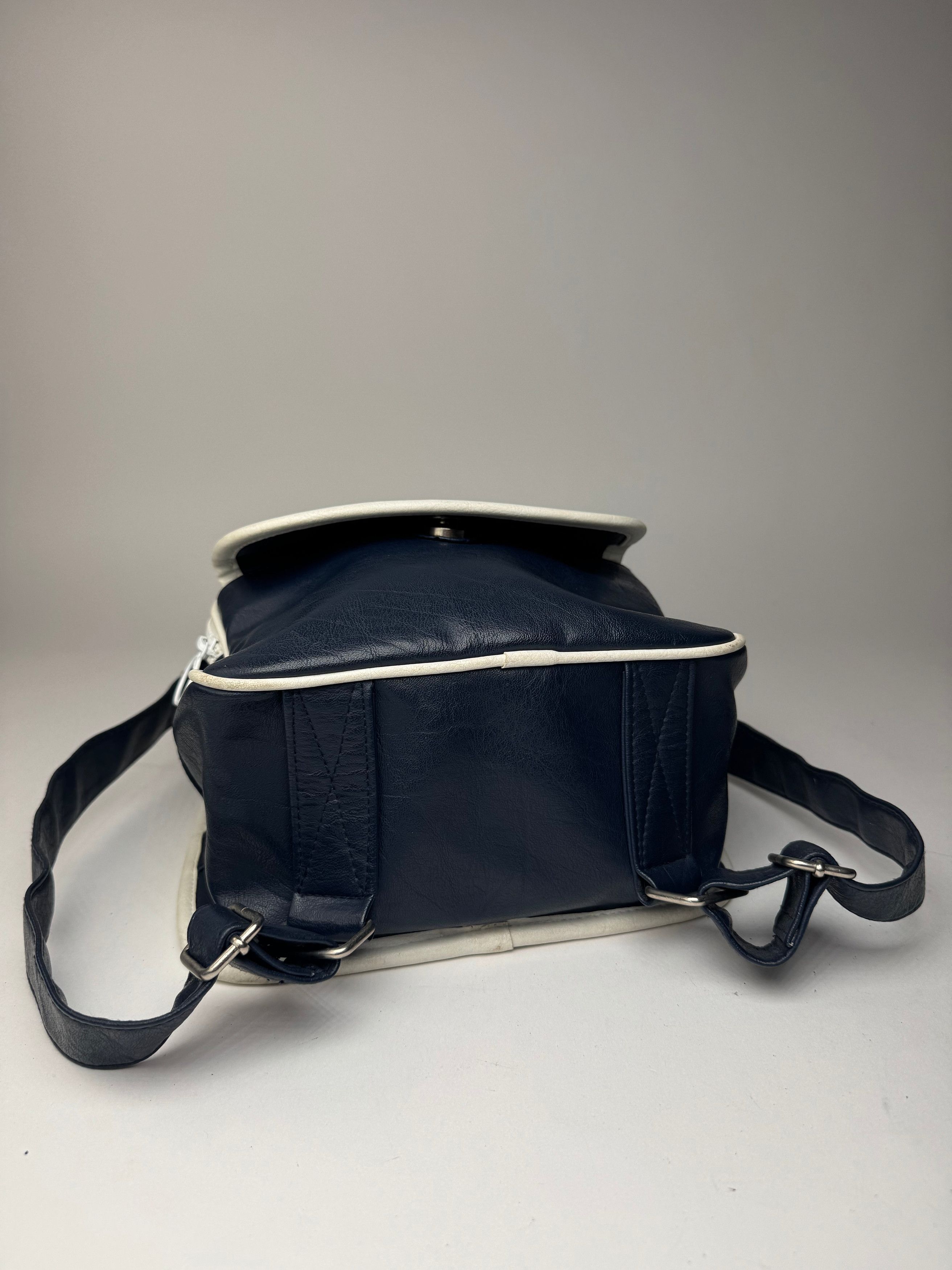 Courreges Vintage Paris Leather bag pack navy white Size ONE SIZE - 12 Thumbnail