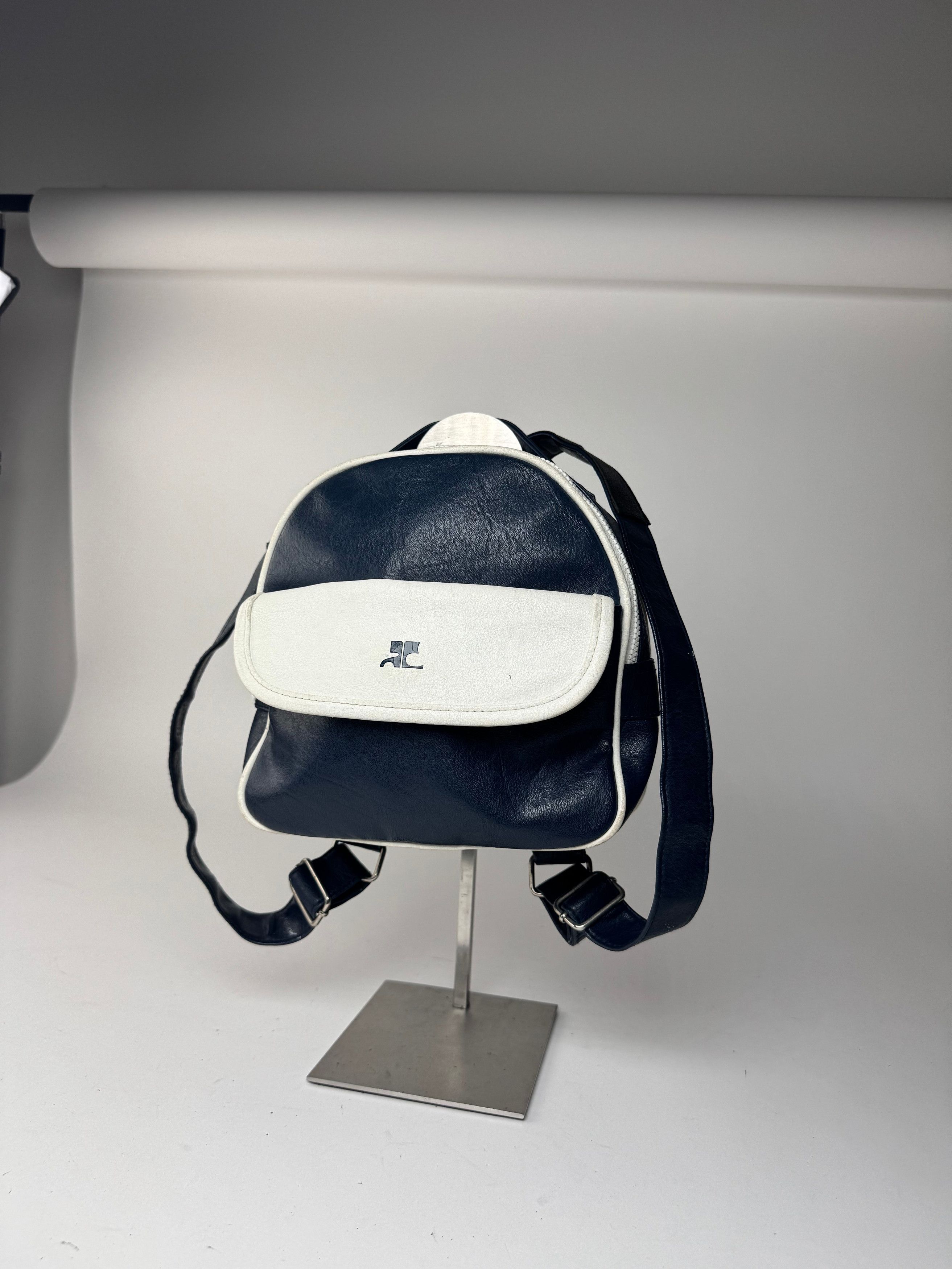 Courreges Vintage Paris Leather bag pack navy white Size ONE SIZE - 10 Thumbnail