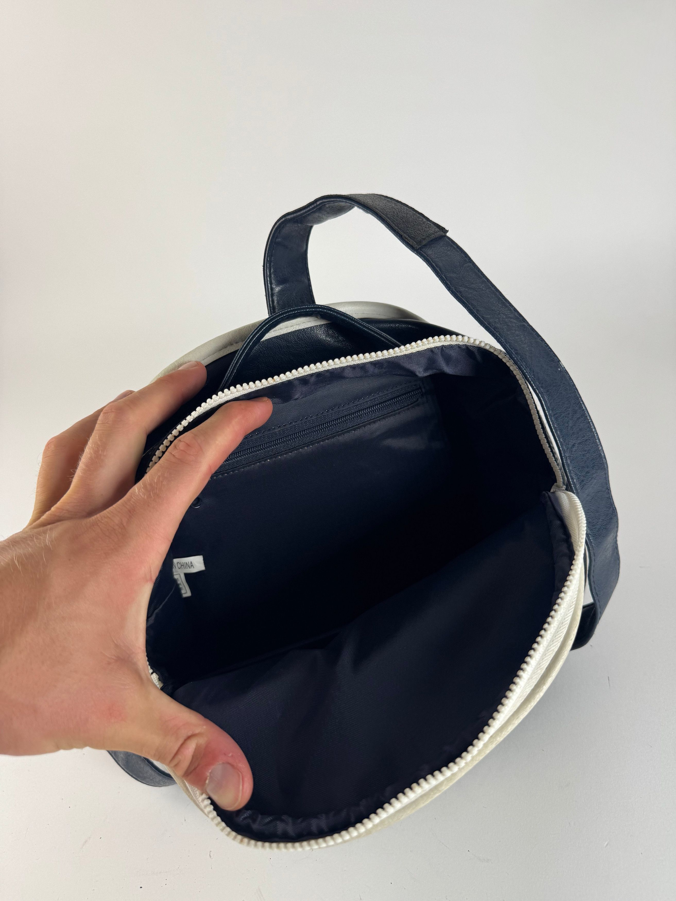 Courreges Vintage Paris Leather bag pack navy white Size ONE SIZE - 3 Thumbnail