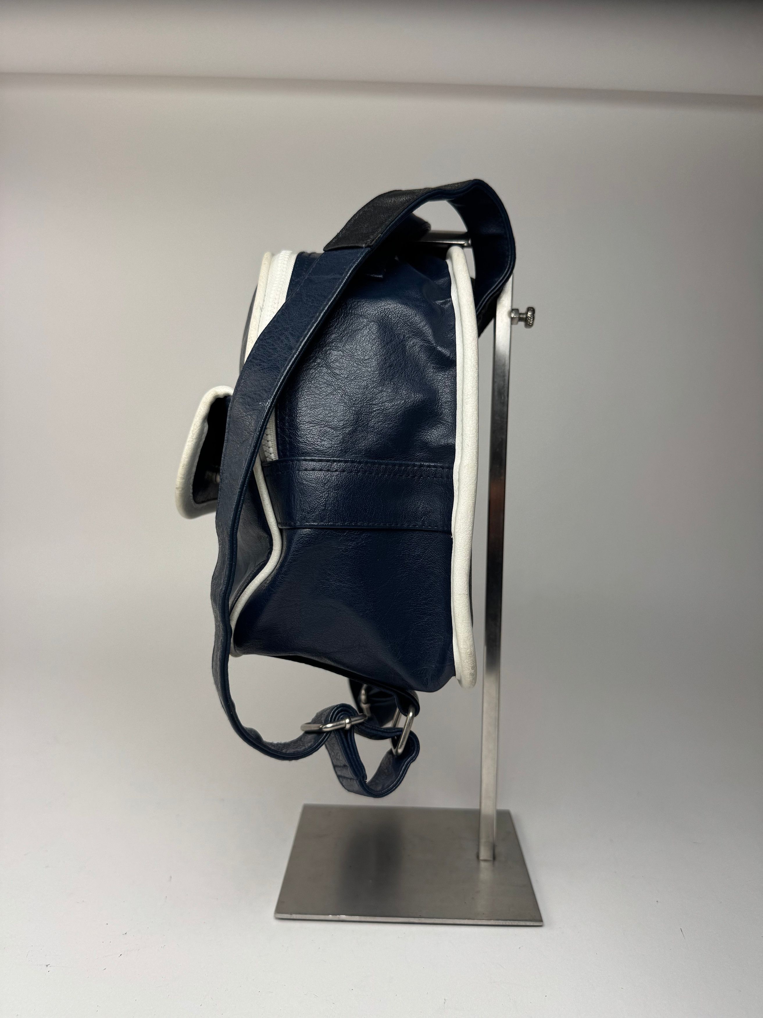 Courreges Vintage Paris Leather bag pack navy white Size ONE SIZE - 7 Thumbnail