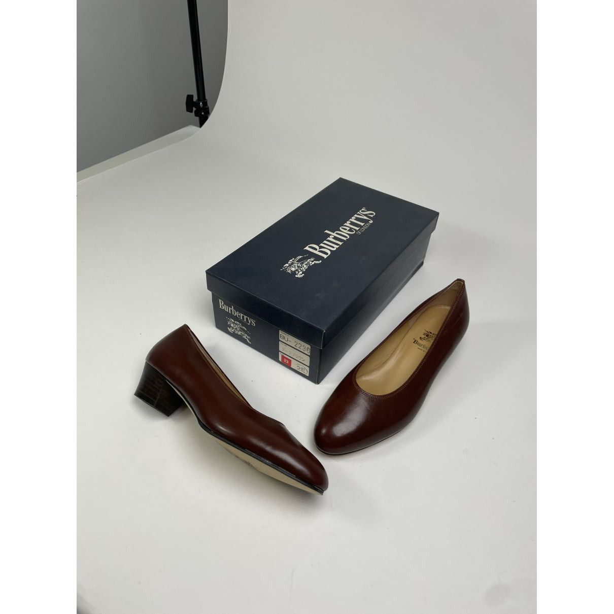 Burberry Brown Leather Flat Size US 7 / IT 37 - 2 Thumbnail