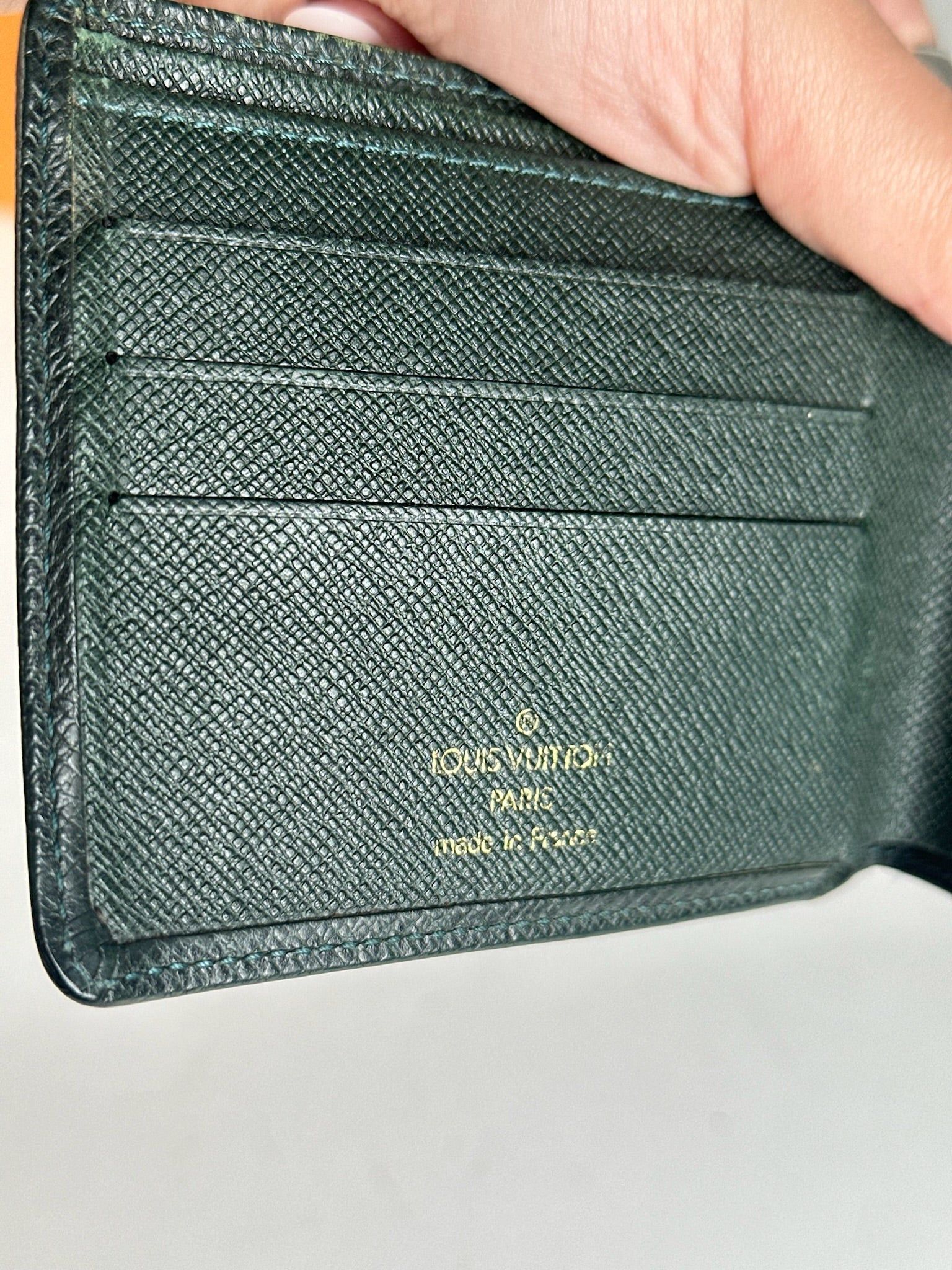 Louis Vuitton Vintage Taiga Leather Card holder green Size ONE SIZE - 4 Thumbnail