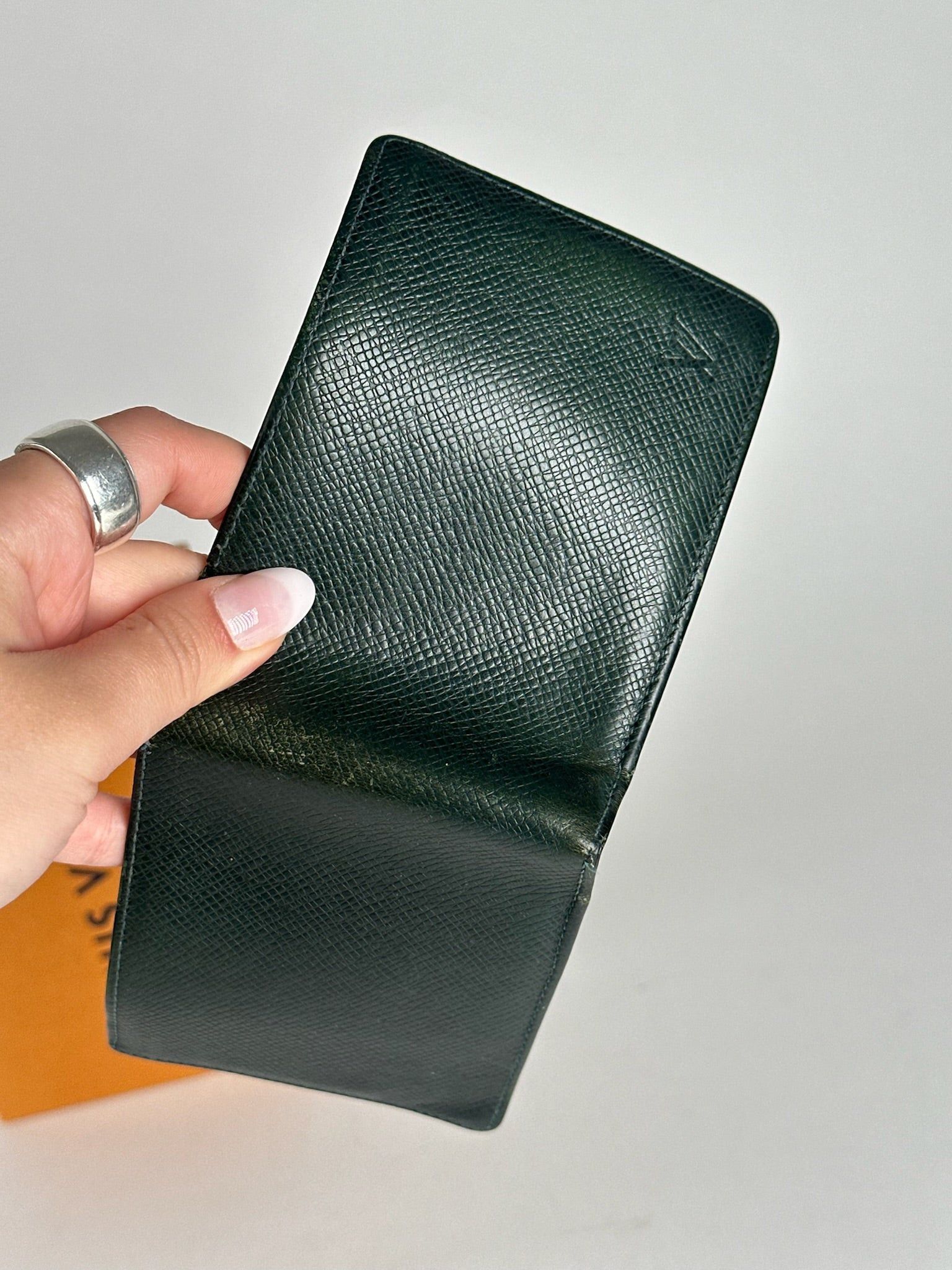 Louis Vuitton Vintage Taiga Leather Card holder green Size ONE SIZE - 3 Thumbnail