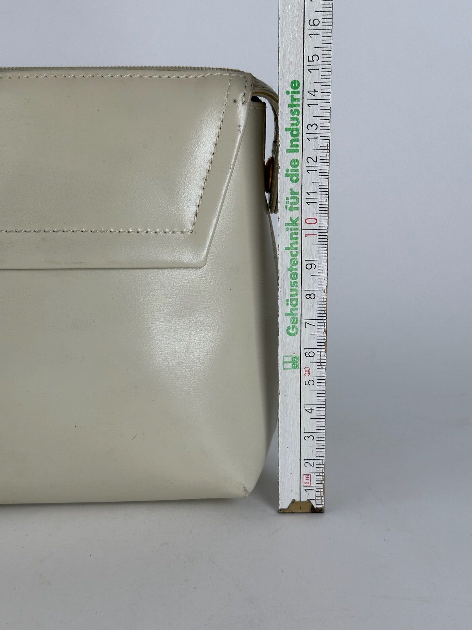 Vintage Madrid Leather clutch white