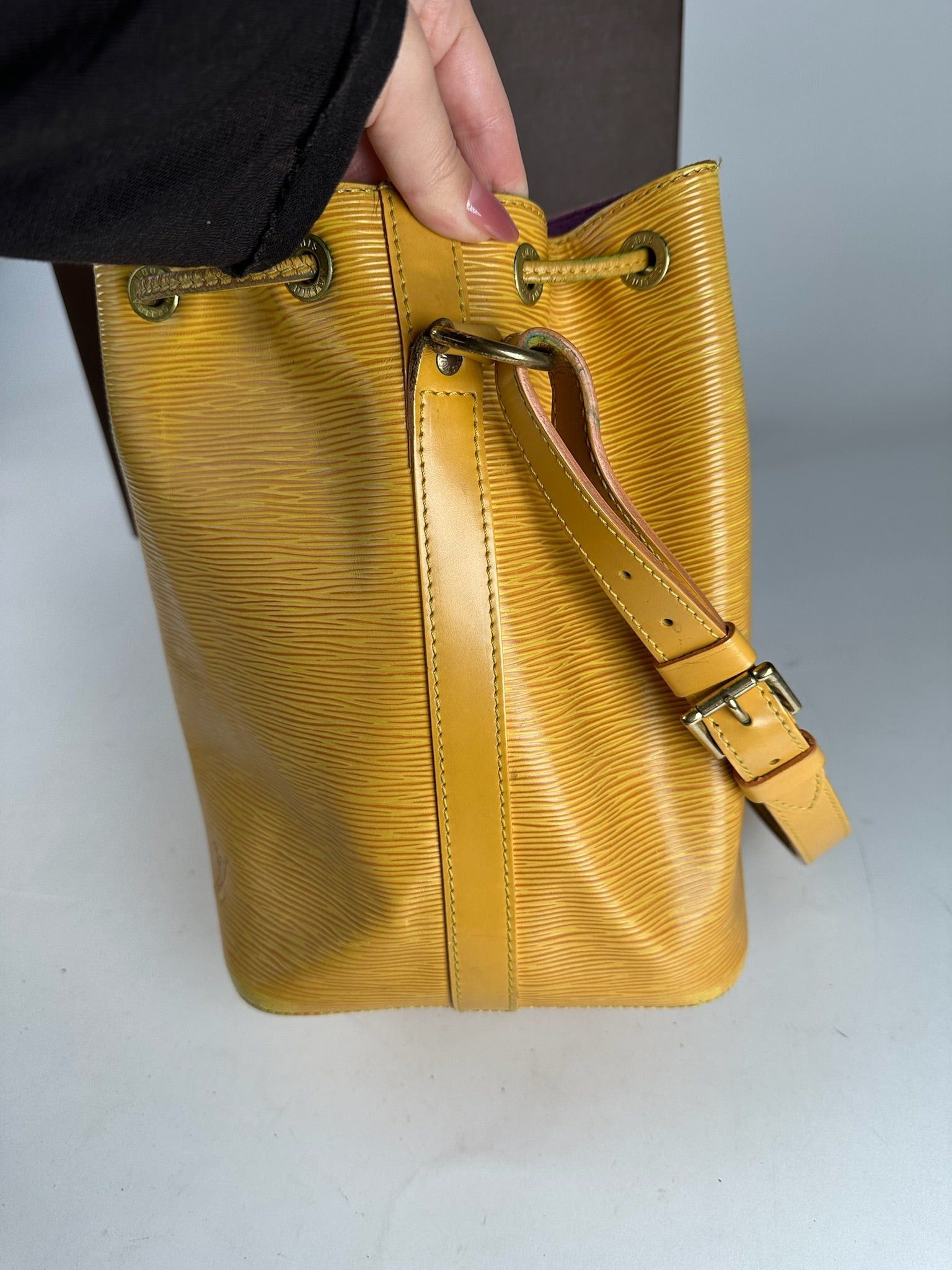 Louis Vuitton Vintage EPI Leather Sac Noe Yellow Size ONE SIZE - 8 Thumbnail