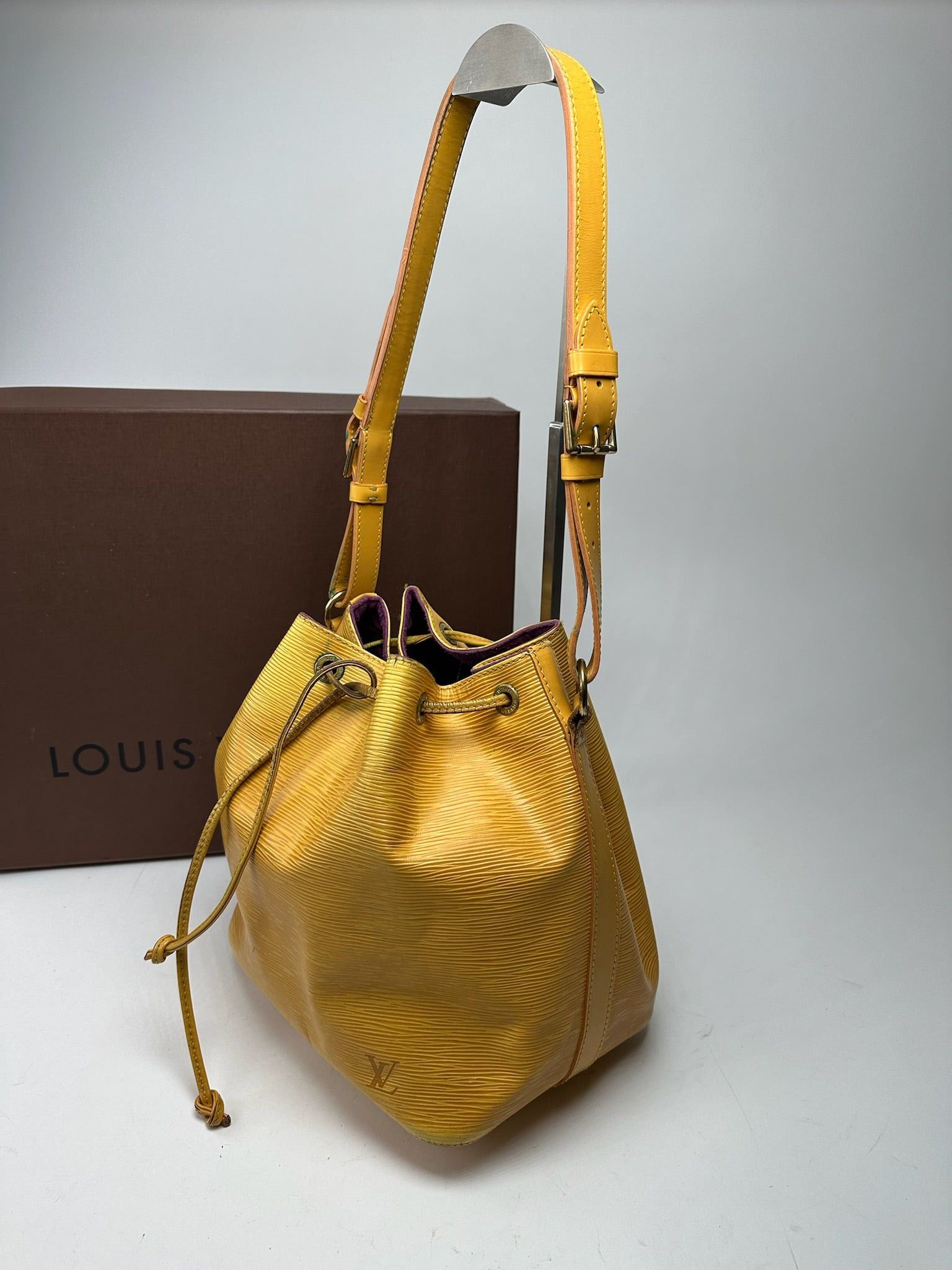 Louis Vuitton Vintage EPI Leather Sac Noe Yellow Size ONE SIZE - 12 Thumbnail