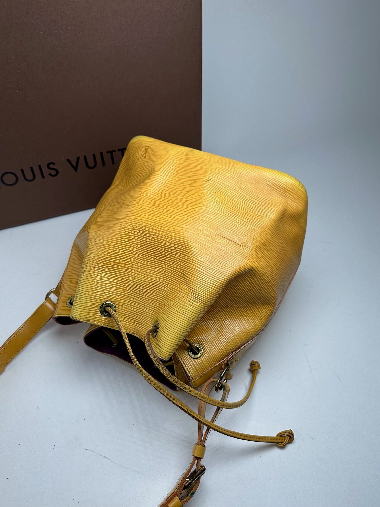 Louis Vuitton Vintage EPI Leather Sac Noe Yellow Size ONE SIZE - 9 Thumbnail