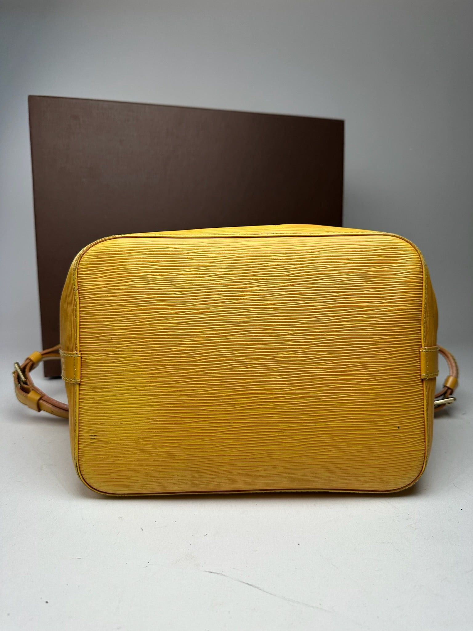 Louis Vuitton Vintage EPI Leather Sac Noe Yellow Size ONE SIZE - 7 Thumbnail