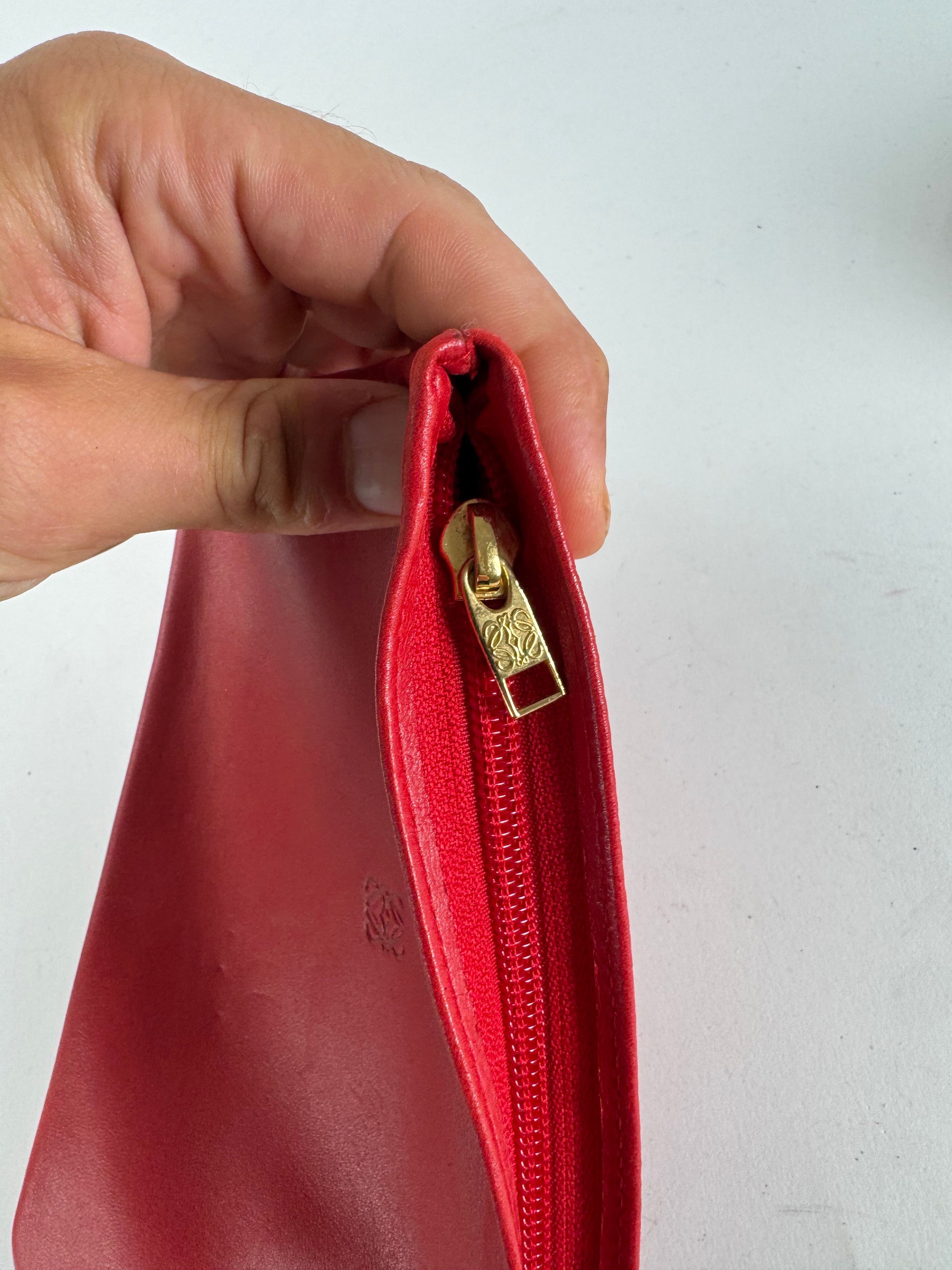 Loewe Vintage Anagram Leather Clutch Red Size ONE SIZE - 4 Thumbnail