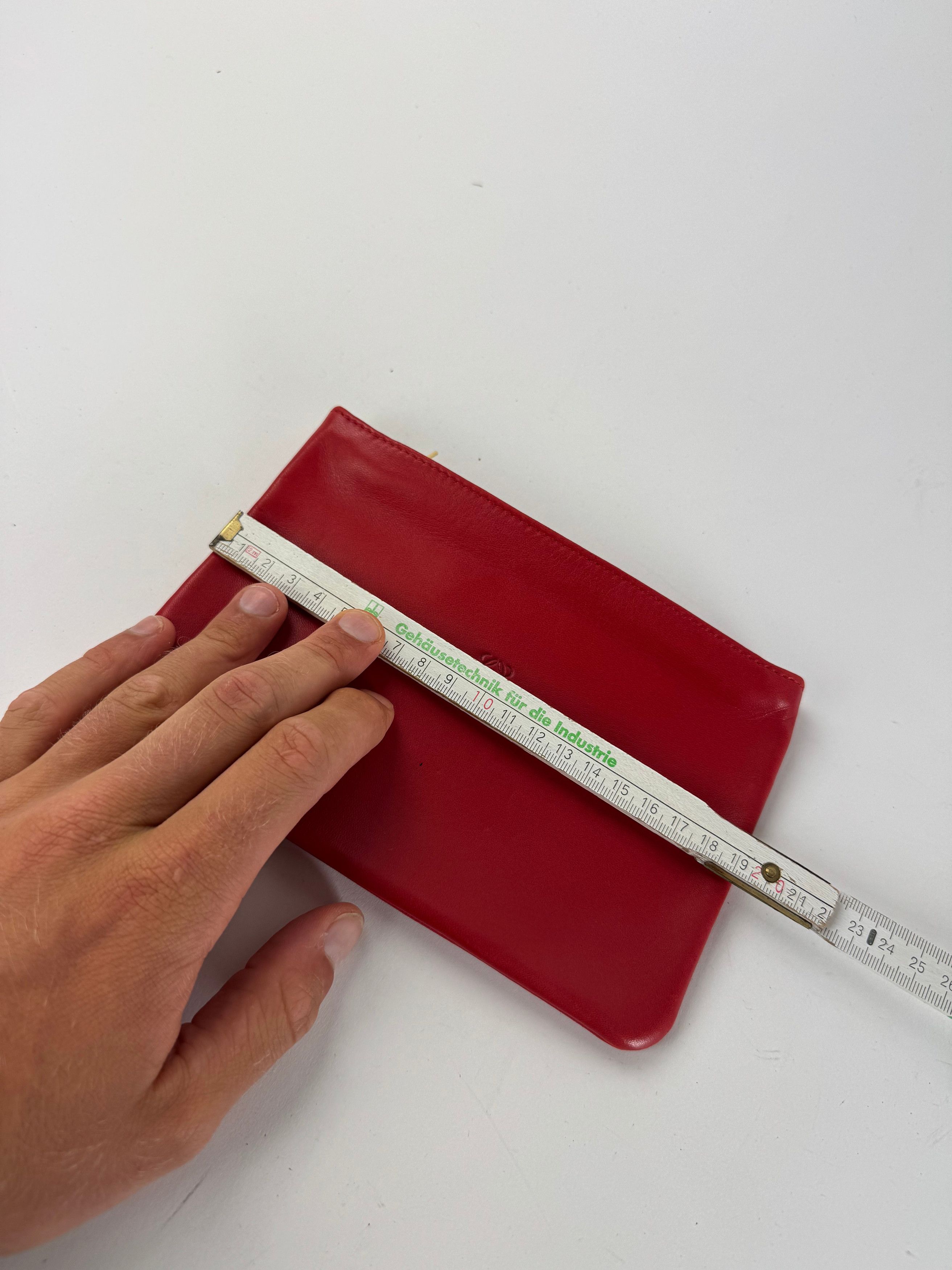Loewe Vintage Anagram Leather Clutch Red Size ONE SIZE - 9 Thumbnail