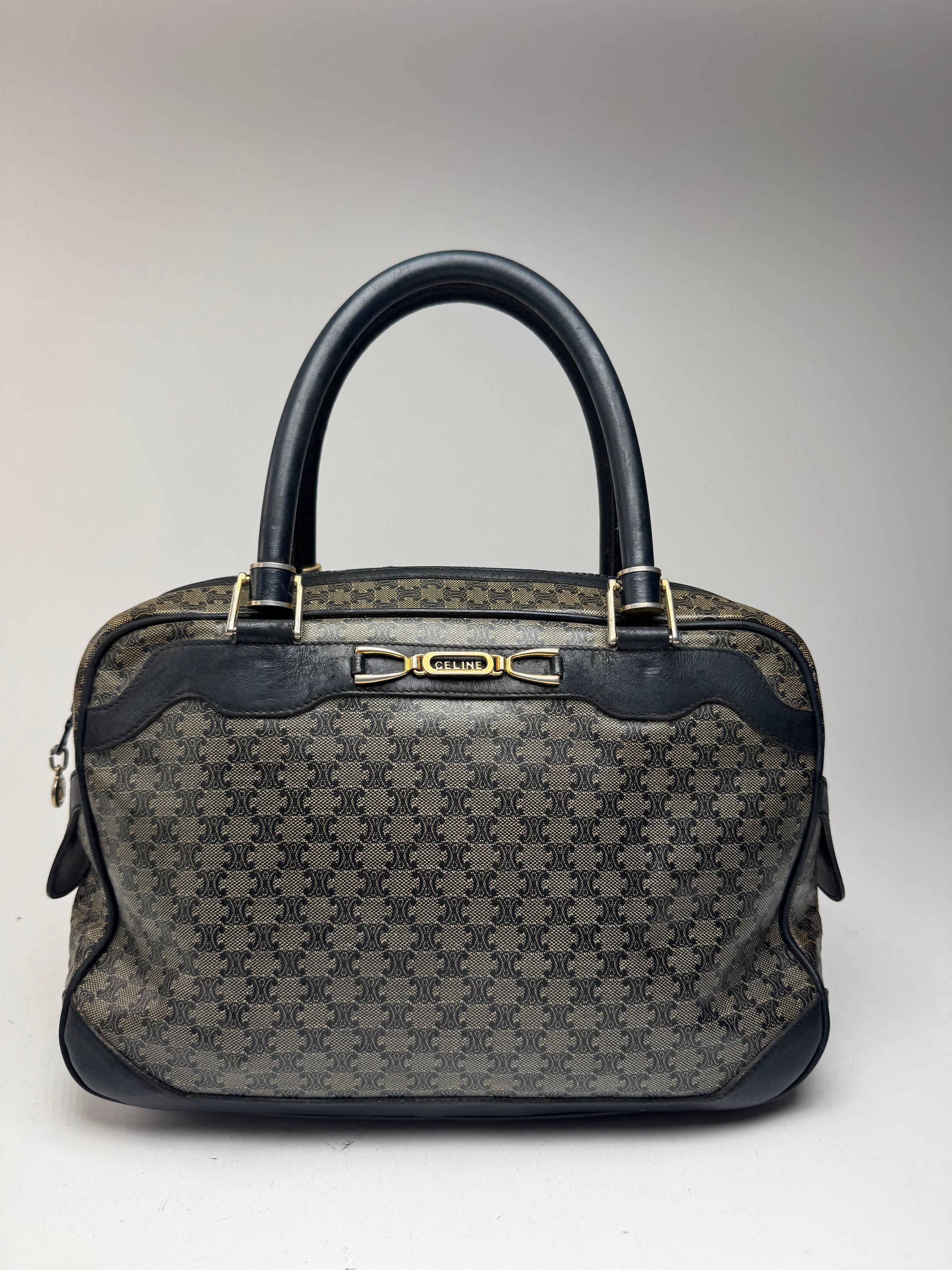 Celine Vintage Paris Triomphe Monogramm Leather Bag Size ONE SIZE - 15 Thumbnail