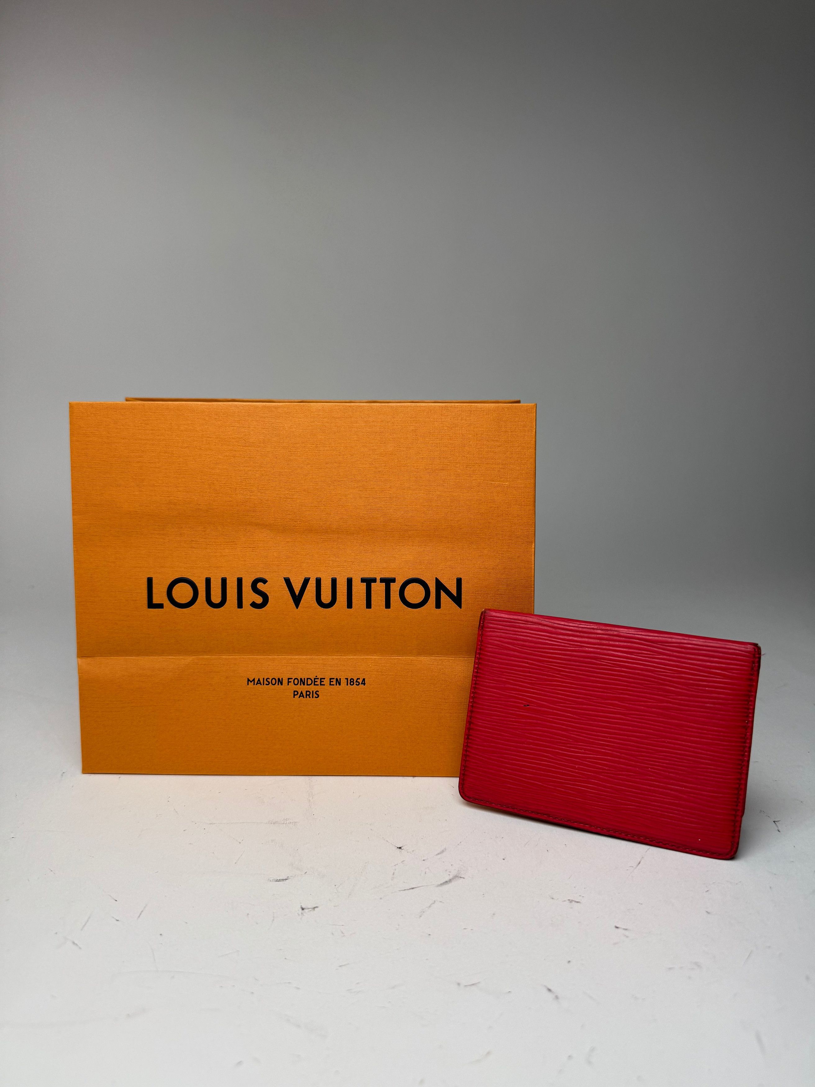 Louis Vuitton Vintage EPI Leather Card Holder red Size ONE SIZE - 2 Thumbnail