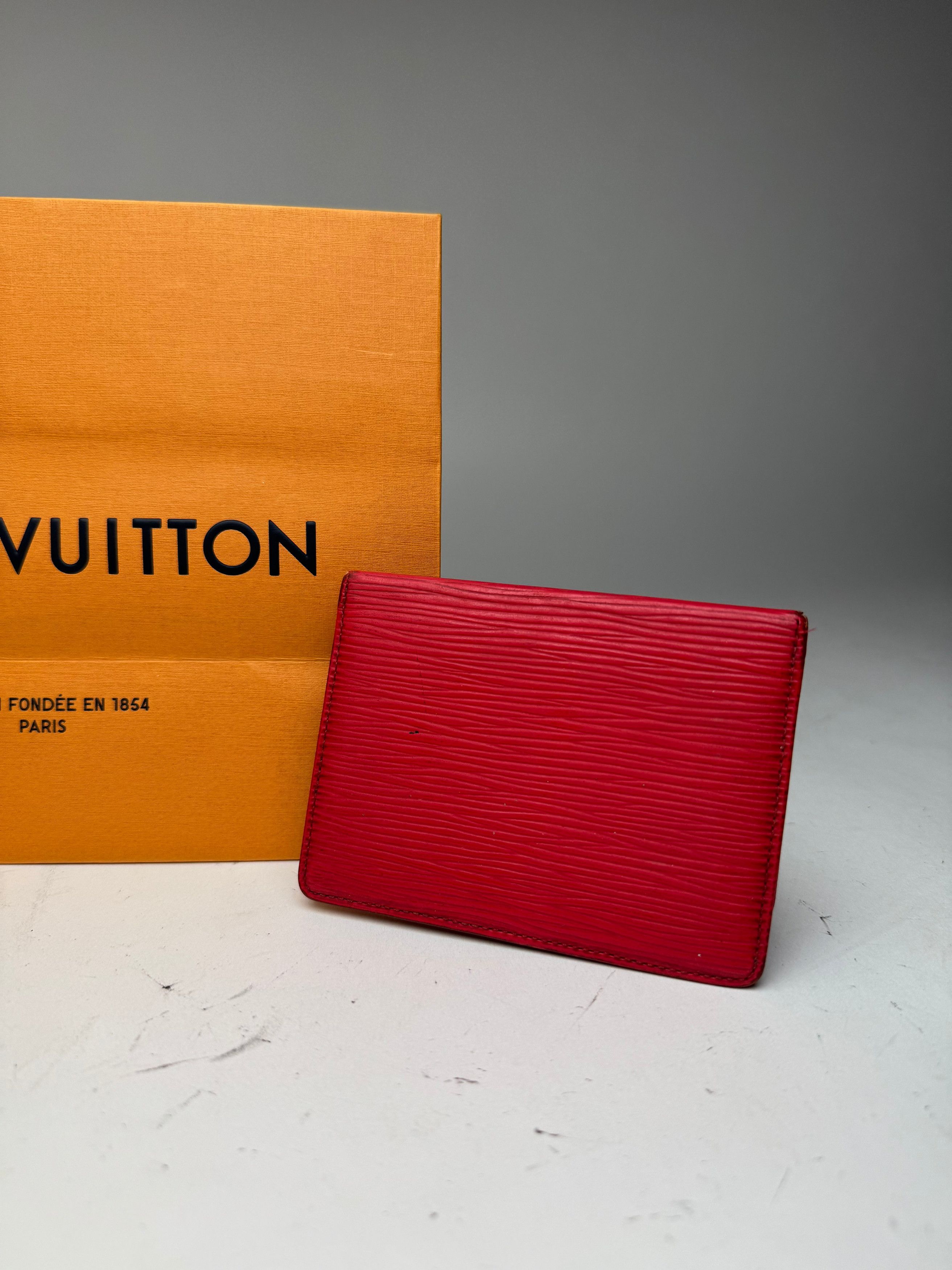 Louis Vuitton Vintage EPI Leather Card Holder red Size ONE SIZE - 13 Thumbnail