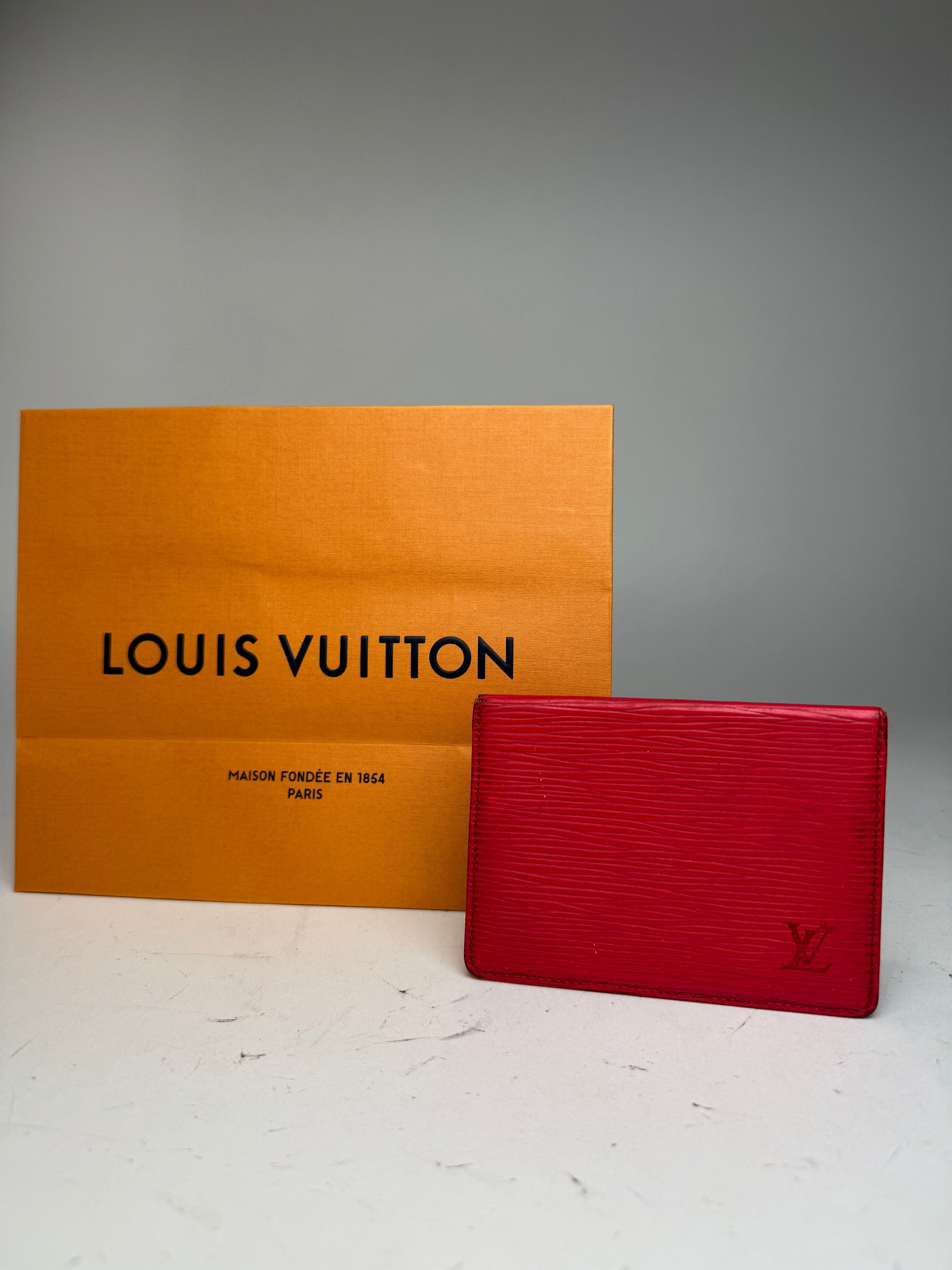 Louis Vuitton Vintage EPI Leather Card Holder red Size ONE SIZE - 12 Thumbnail