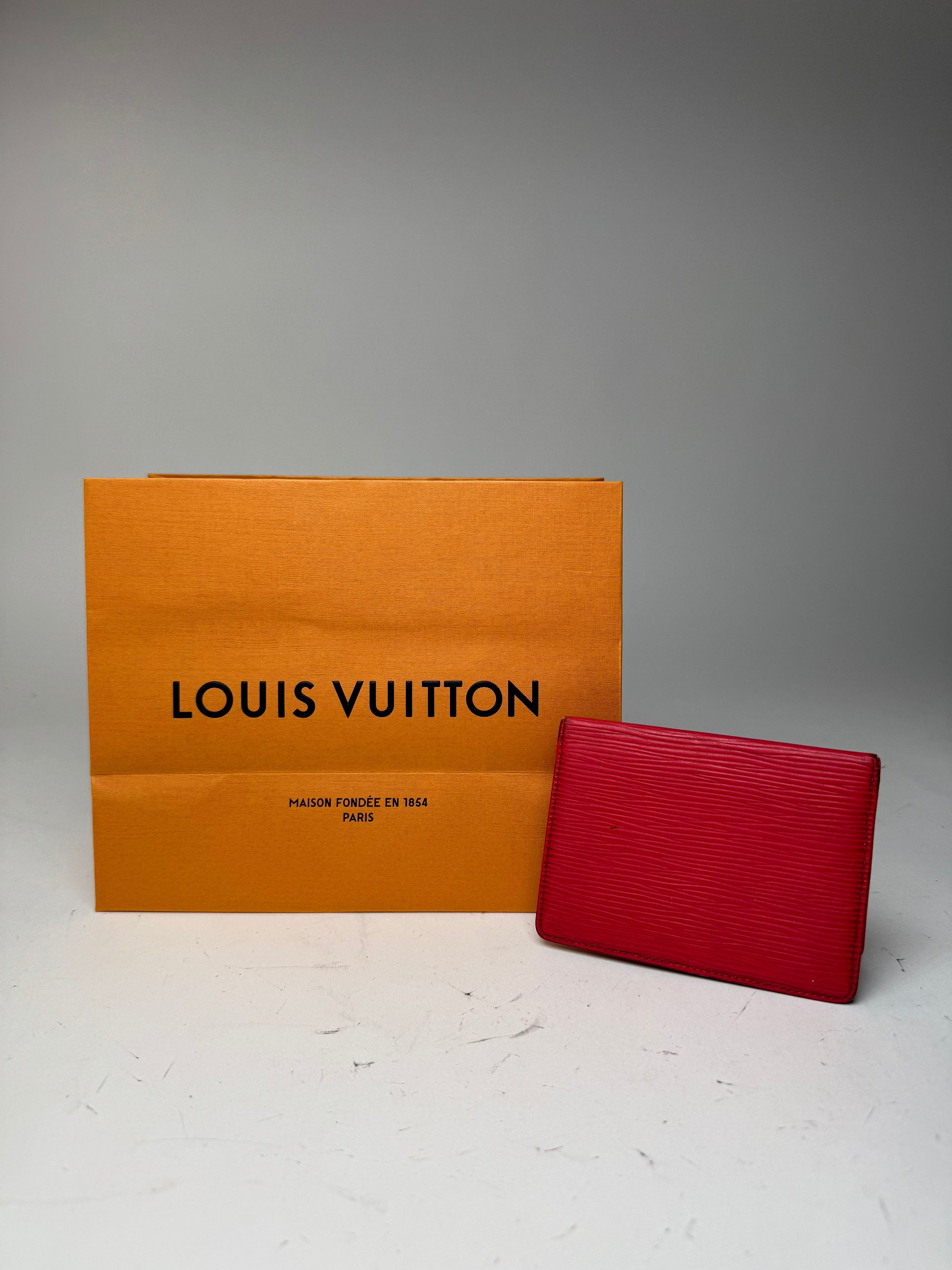 Louis Vuitton Vintage EPI Leather Card Holder red Size ONE SIZE - 3 Thumbnail