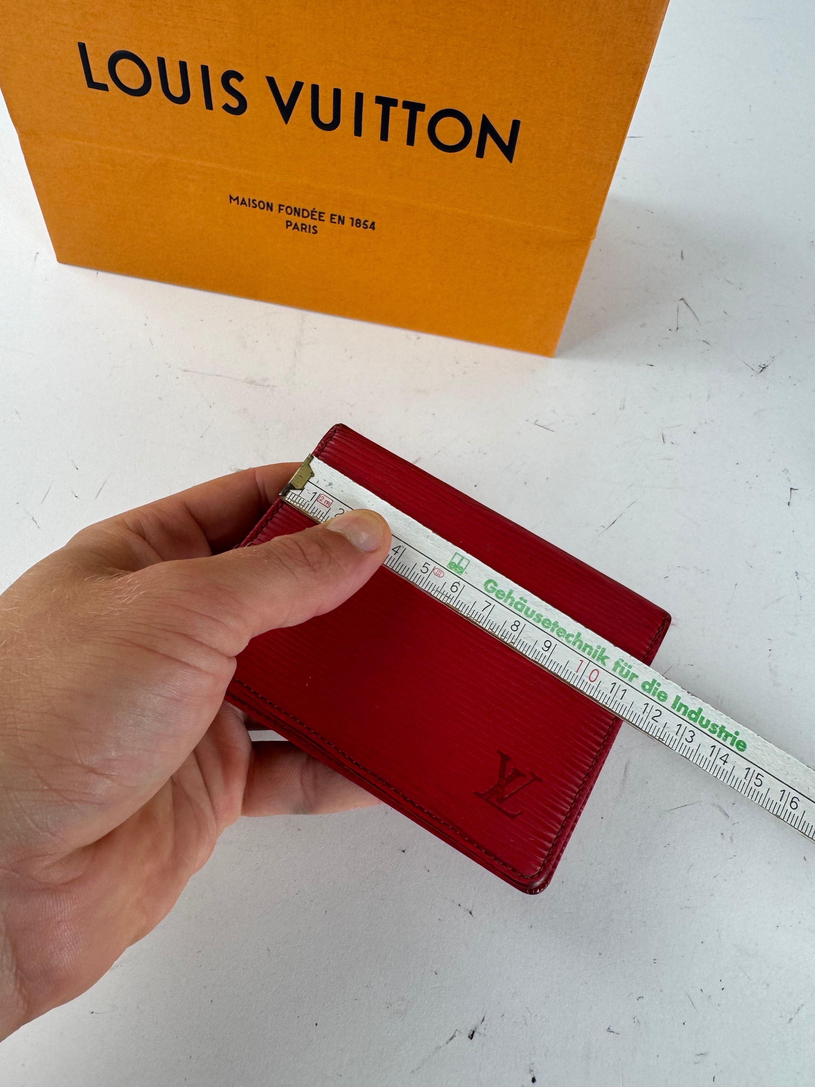 Louis Vuitton Vintage EPI Leather Card Holder red Size ONE SIZE - 10 Thumbnail