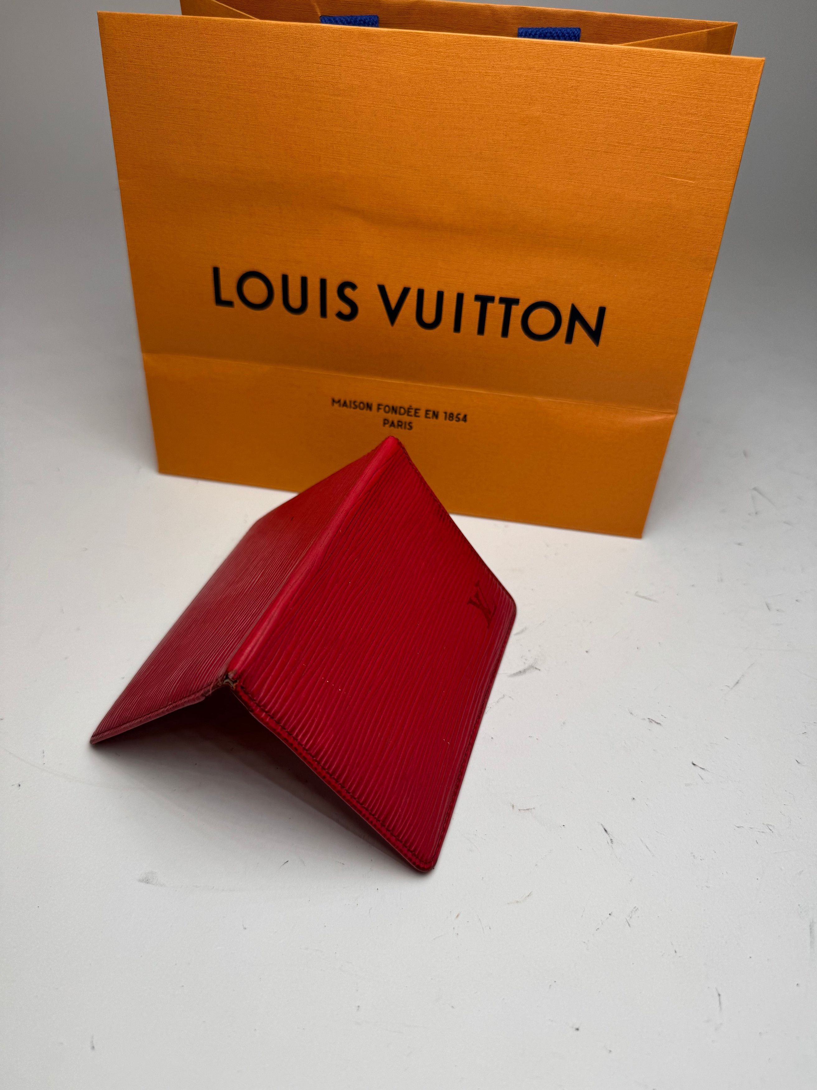Louis Vuitton Vintage EPI Leather Card Holder red Size ONE SIZE - 8 Thumbnail