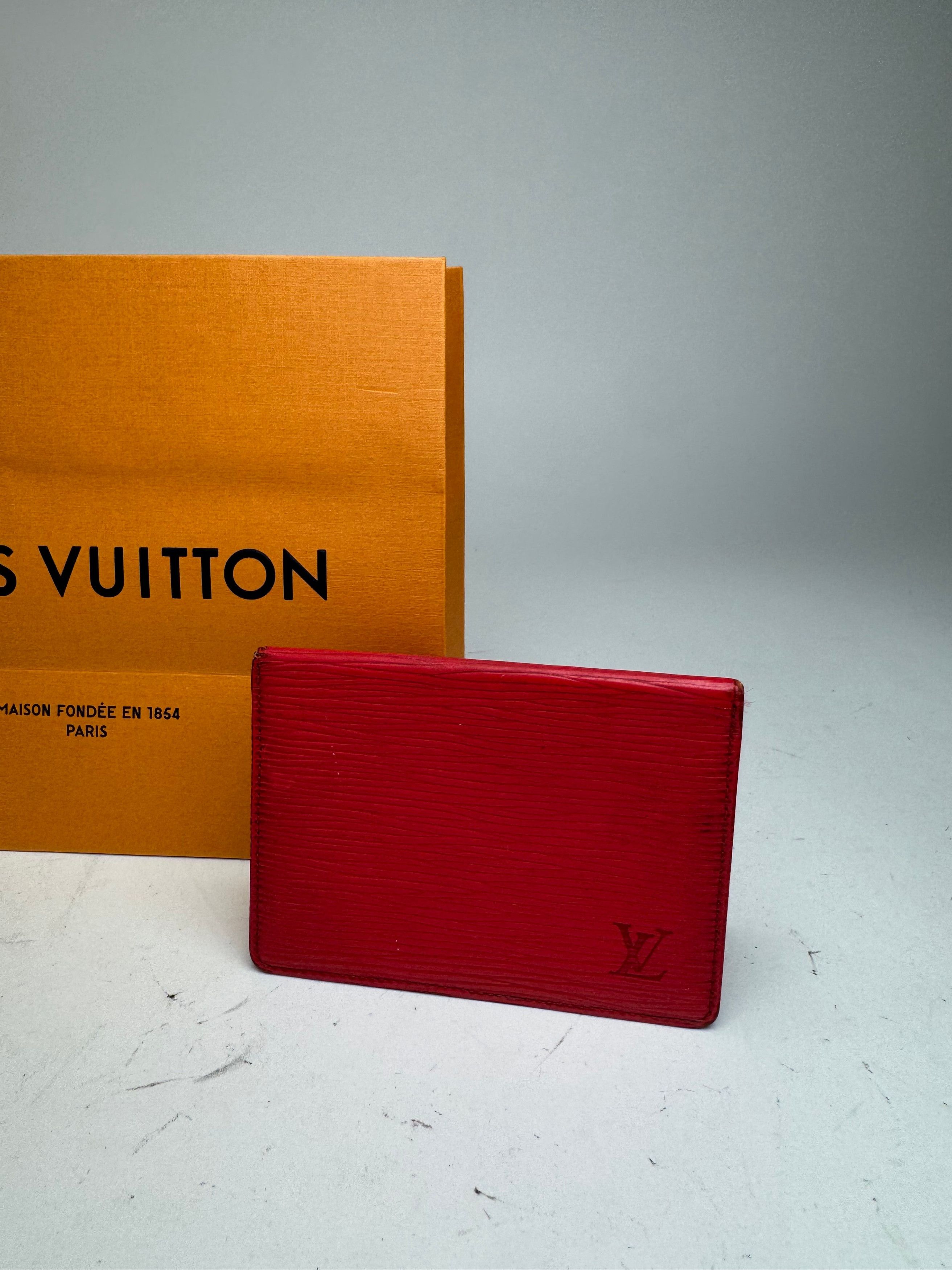 Louis Vuitton Vintage EPI Leather Card Holder red Size ONE SIZE - 9 Thumbnail