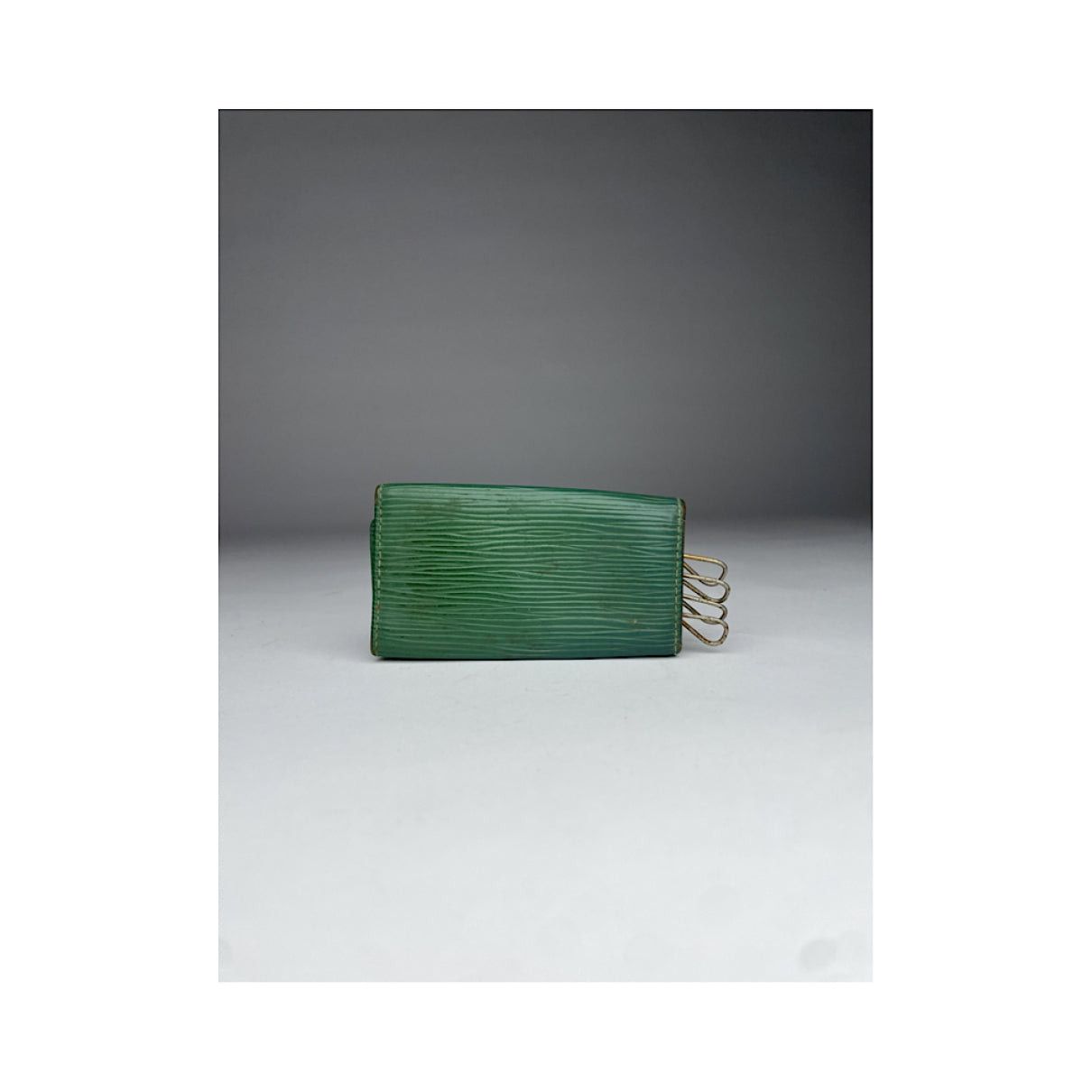 Louis Vuitton Lockme Green Leather Purse Size ONE SIZE - 3 Thumbnail