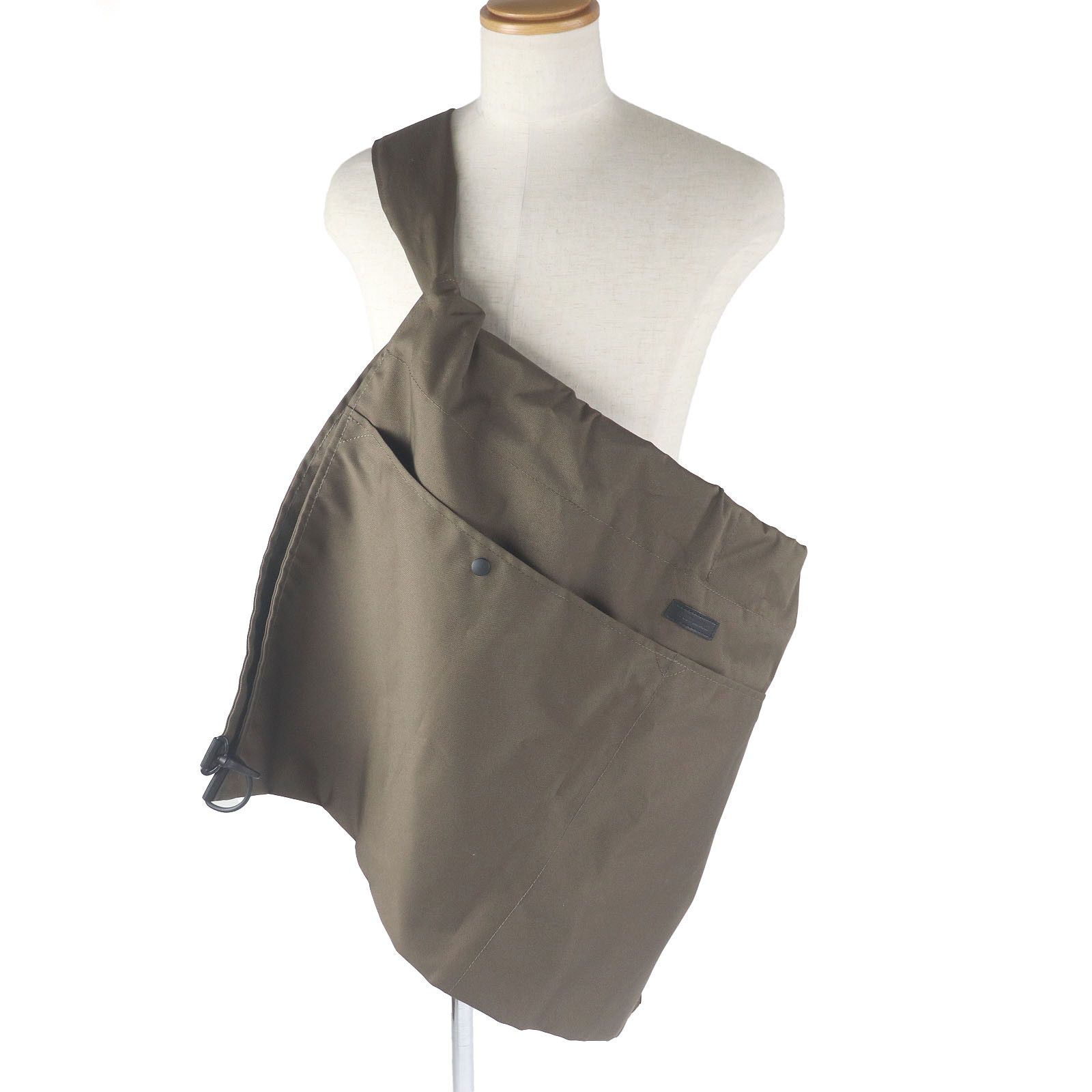 Issey Miyake Issey Miyake ISSEY MIYAKE MEN KASAYA 2way Shoulder Bag Others Shoulder Bag DUTY FREE for USA Size ONE SIZE - 2 Thumbnail