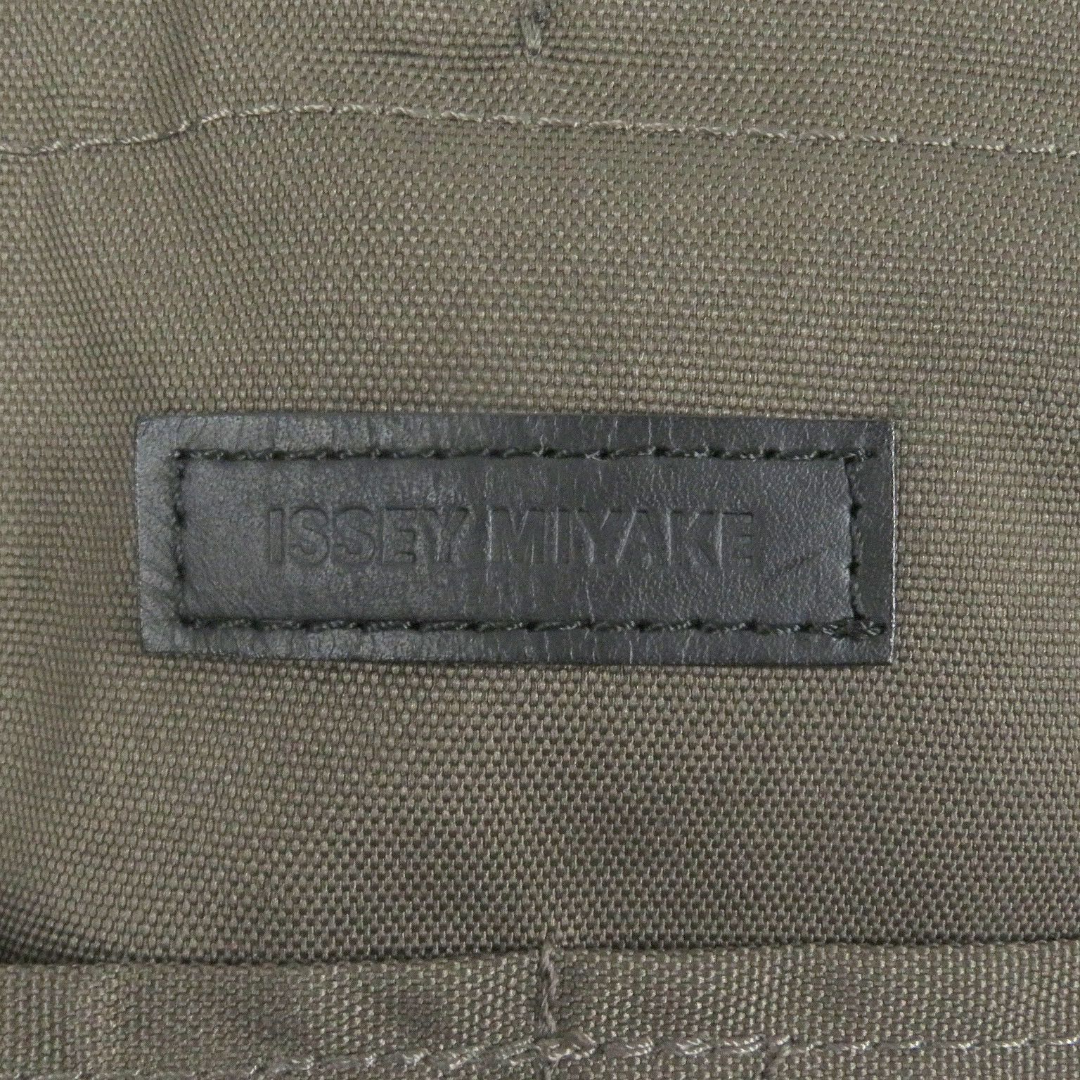 Issey Miyake Issey Miyake ISSEY MIYAKE MEN KASAYA 2way Shoulder Bag Others Shoulder Bag DUTY FREE for USA Size ONE SIZE - 7 Thumbnail