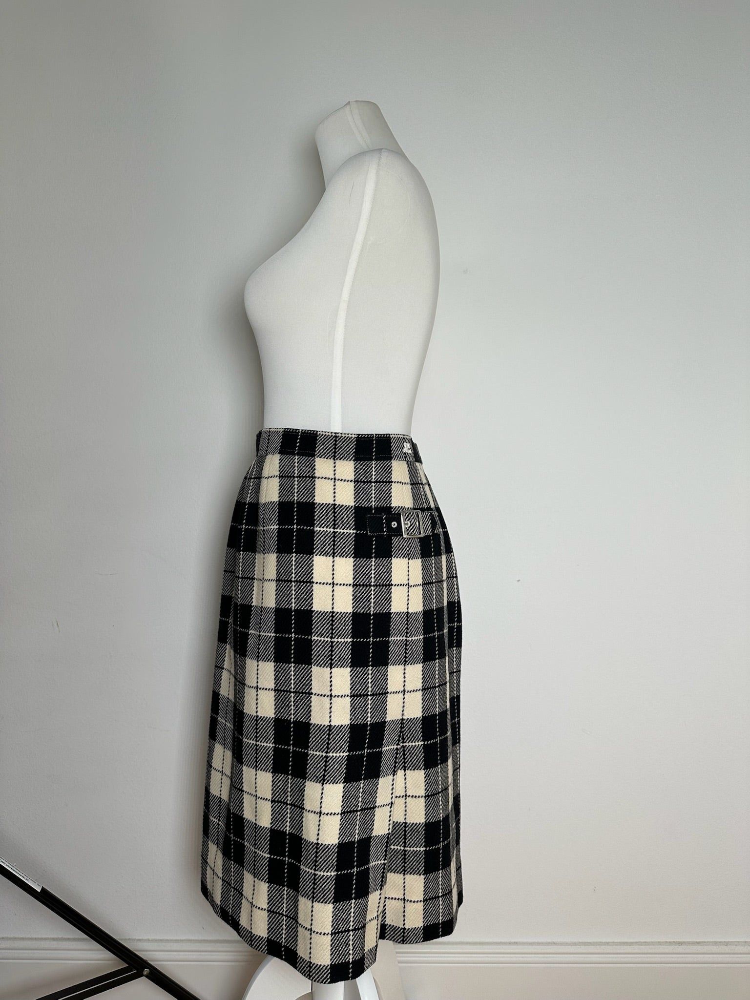 Courreges Vintage Checked skirt Size 34" / US 12 / IT 48 - 2 Thumbnail