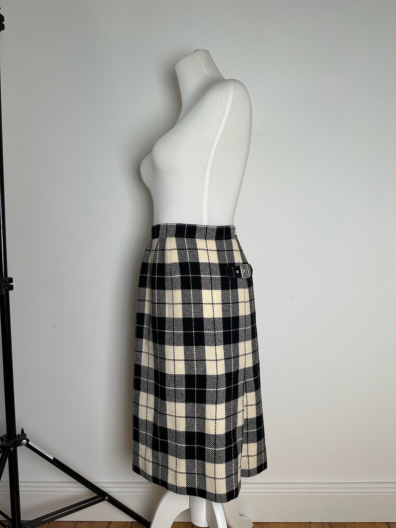 Courreges Vintage Checked skirt Size 34" / US 12 / IT 48 - 7 Thumbnail