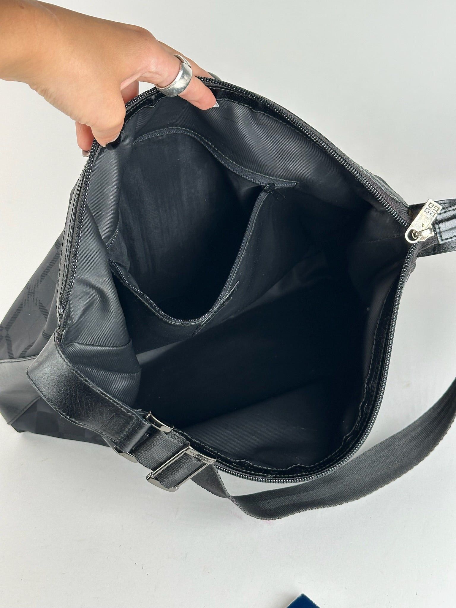 Givenchy Vintage Monogram Handbag black Size ONE SIZE - 5 Thumbnail