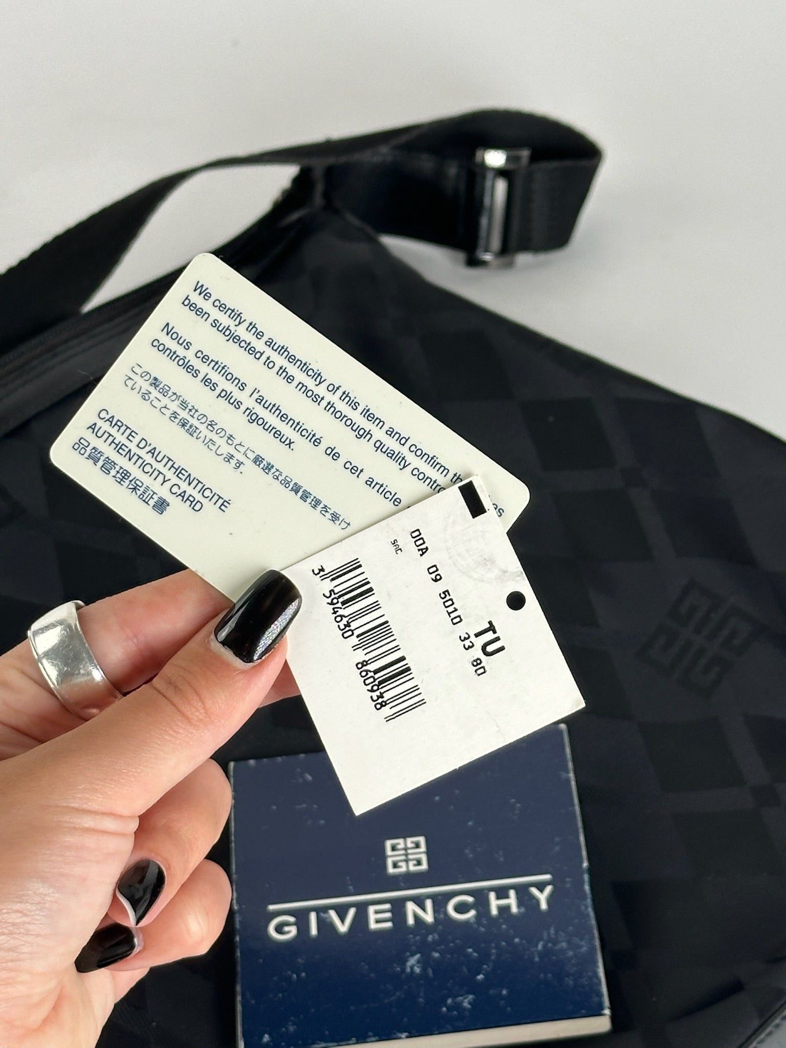 Givenchy Vintage Monogram Handbag black Size ONE SIZE - 2 Thumbnail