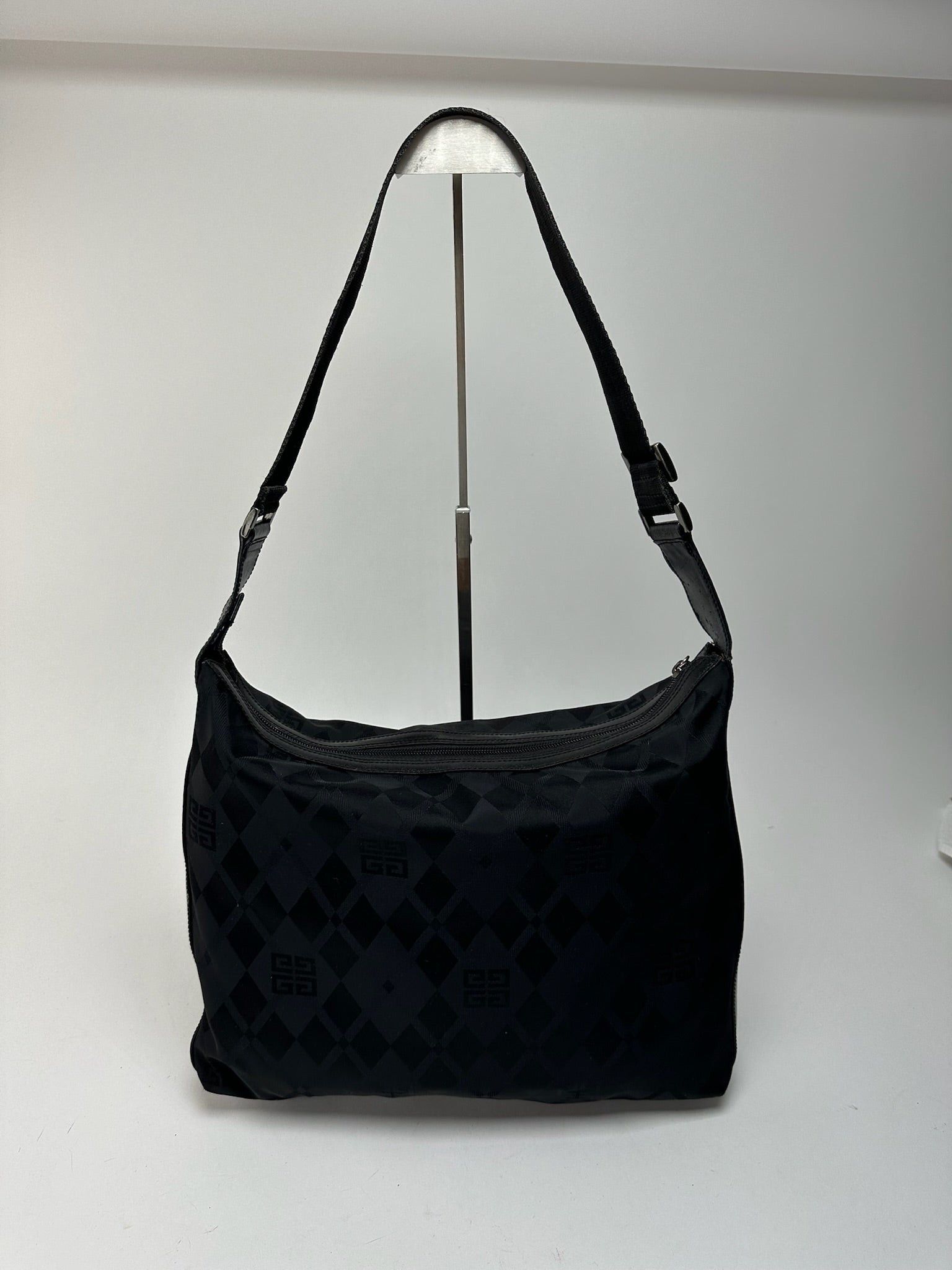 Givenchy Vintage Monogram Handbag black Size ONE SIZE - 7 Thumbnail