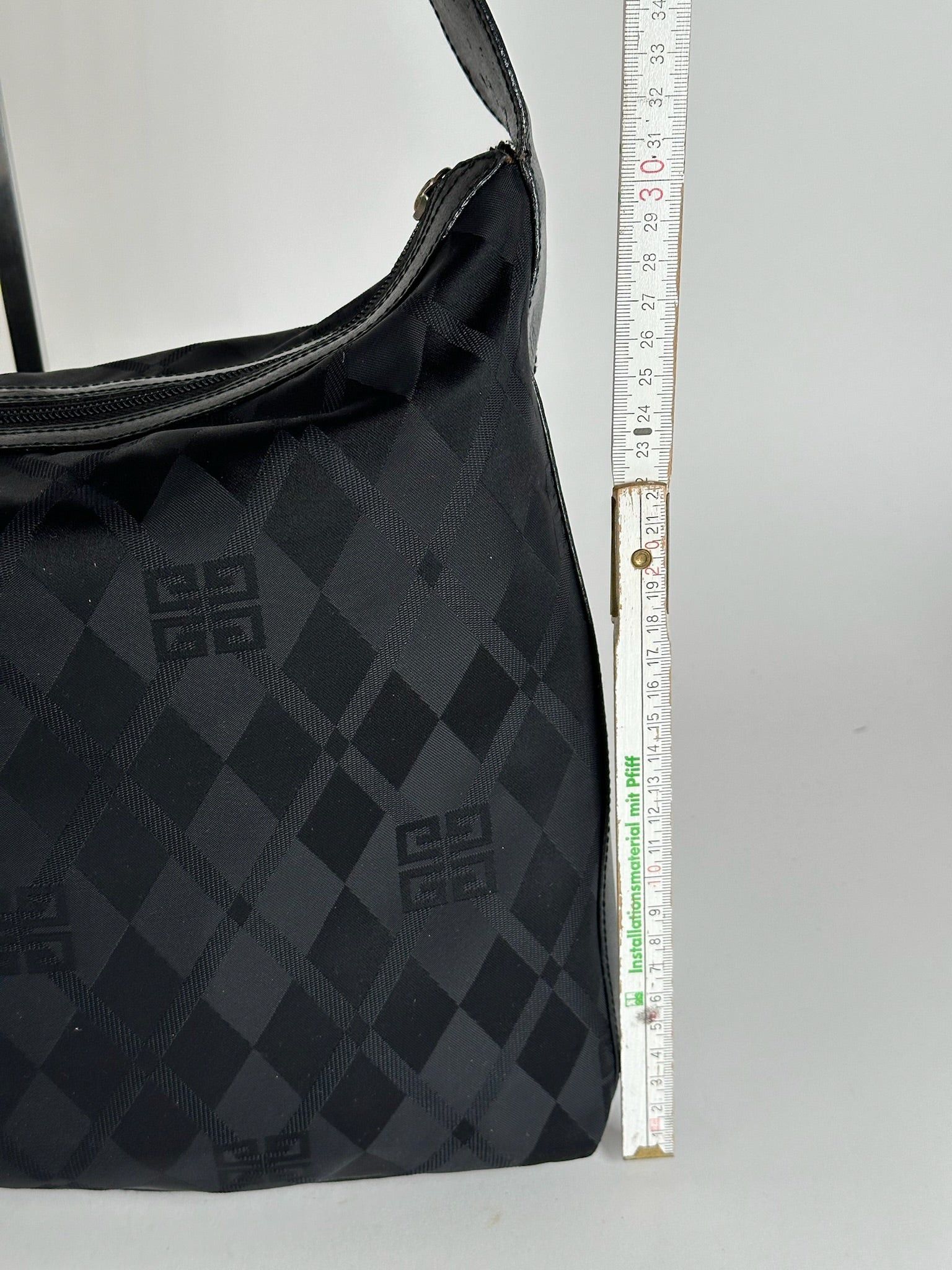 Givenchy Vintage Monogram Handbag black Size ONE SIZE - 11 Thumbnail