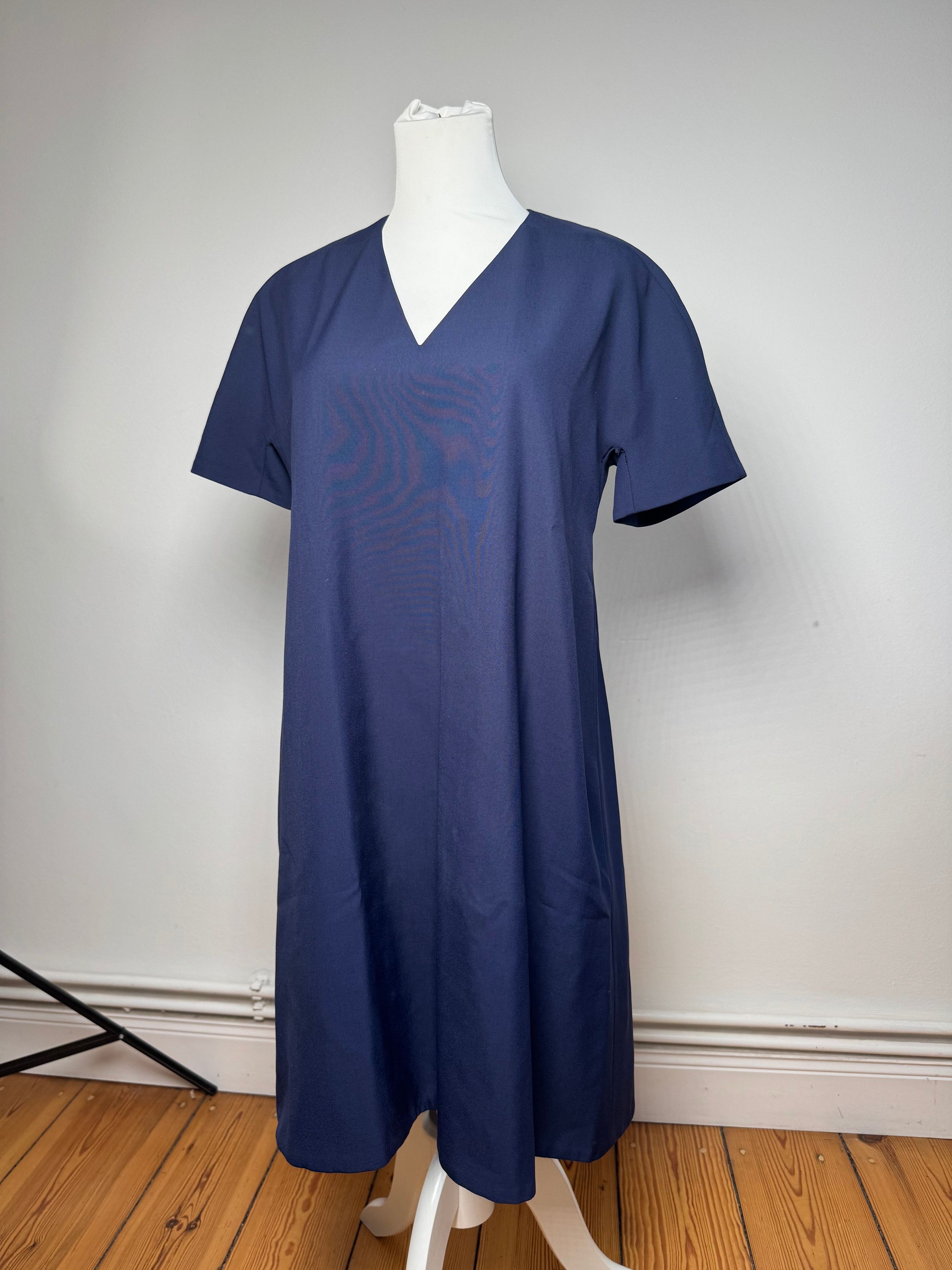 Balenciaga Vintage wool dress L Navy Size L / US 10 / IT 46 - 10 Thumbnail