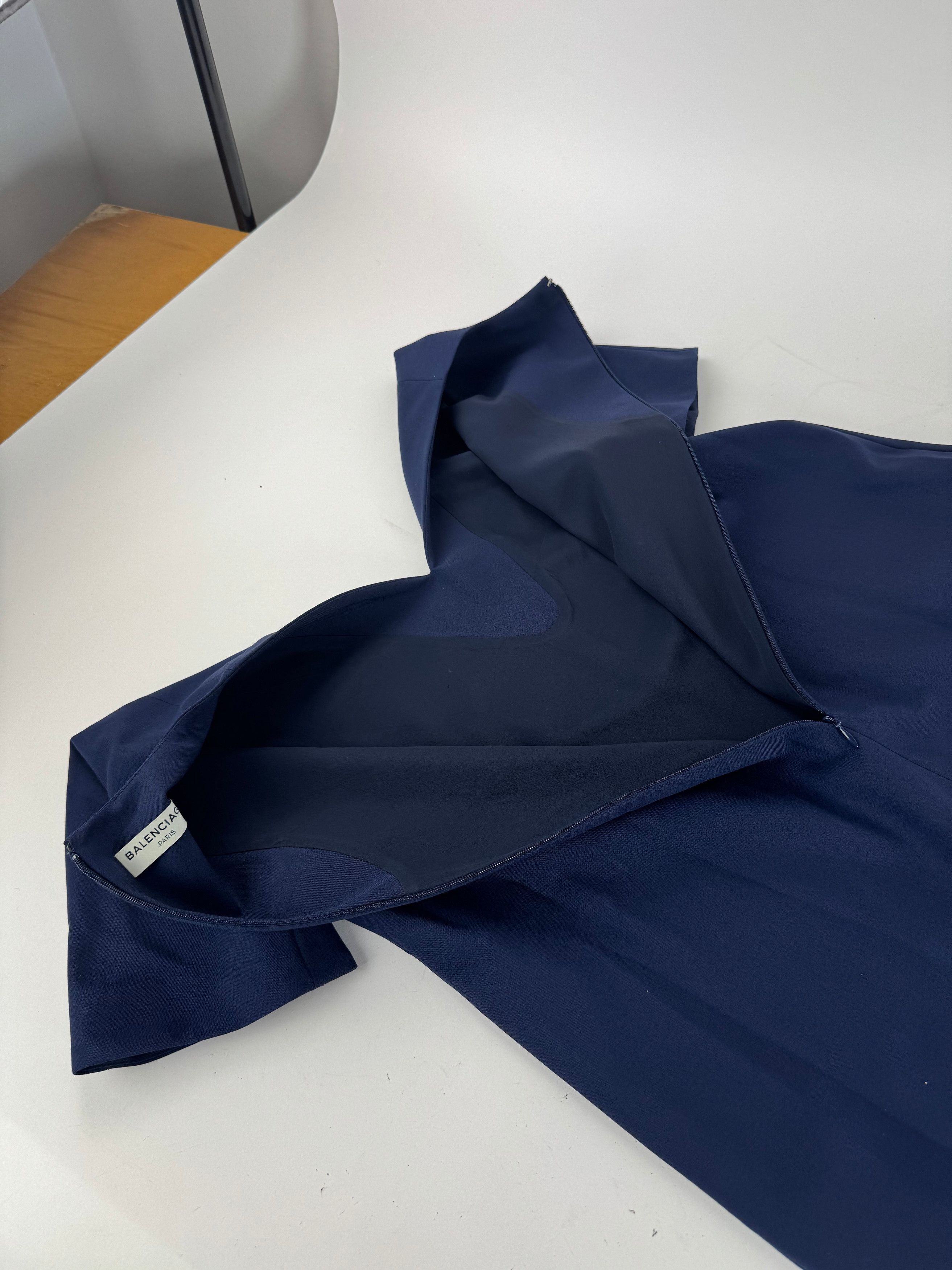 Balenciaga Vintage wool dress L Navy Size L / US 10 / IT 46 - 11 Thumbnail