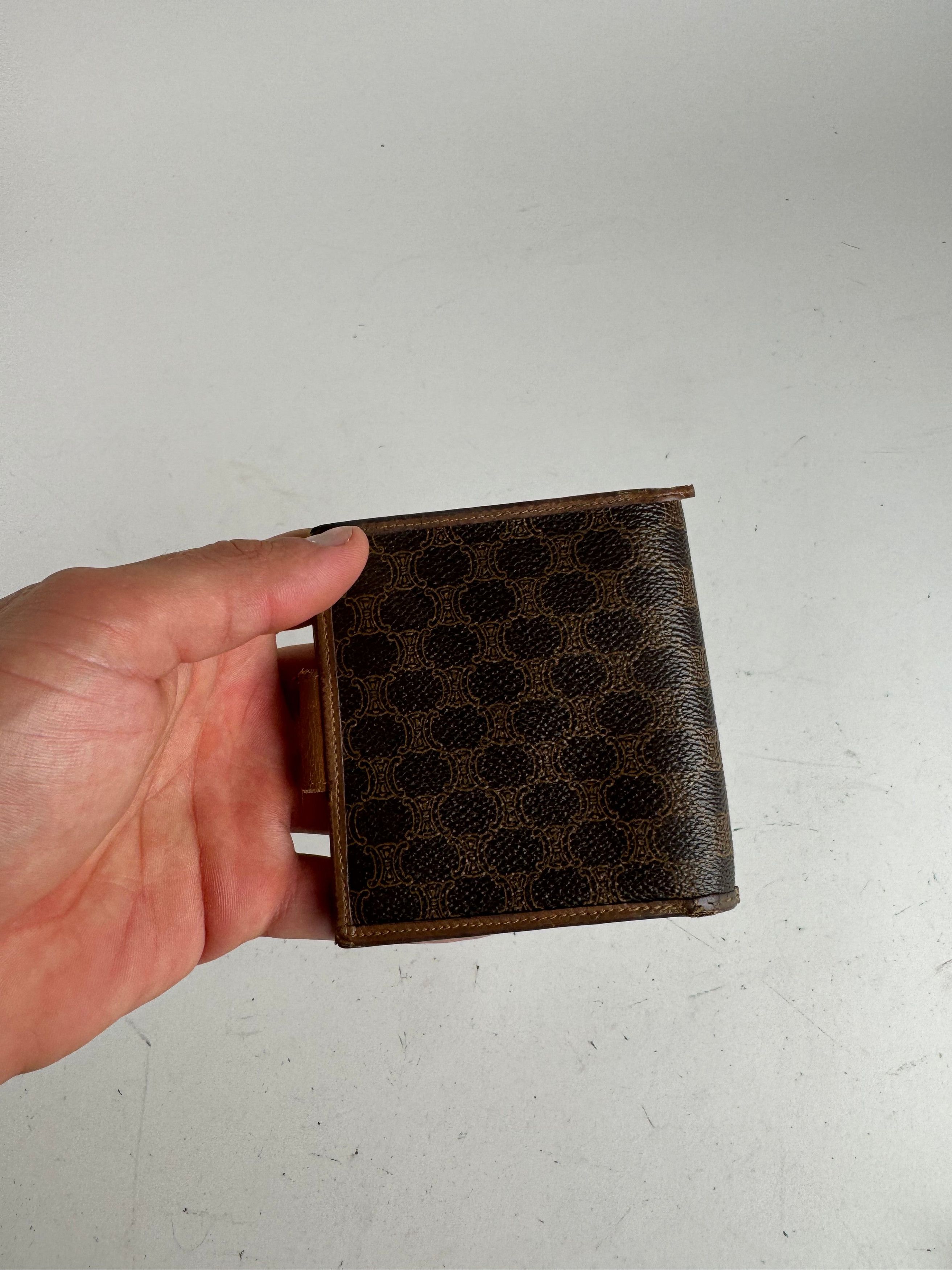 Celine Vintage Triomphe Monogram leather wallet brown Size ONE SIZE - 11 Thumbnail