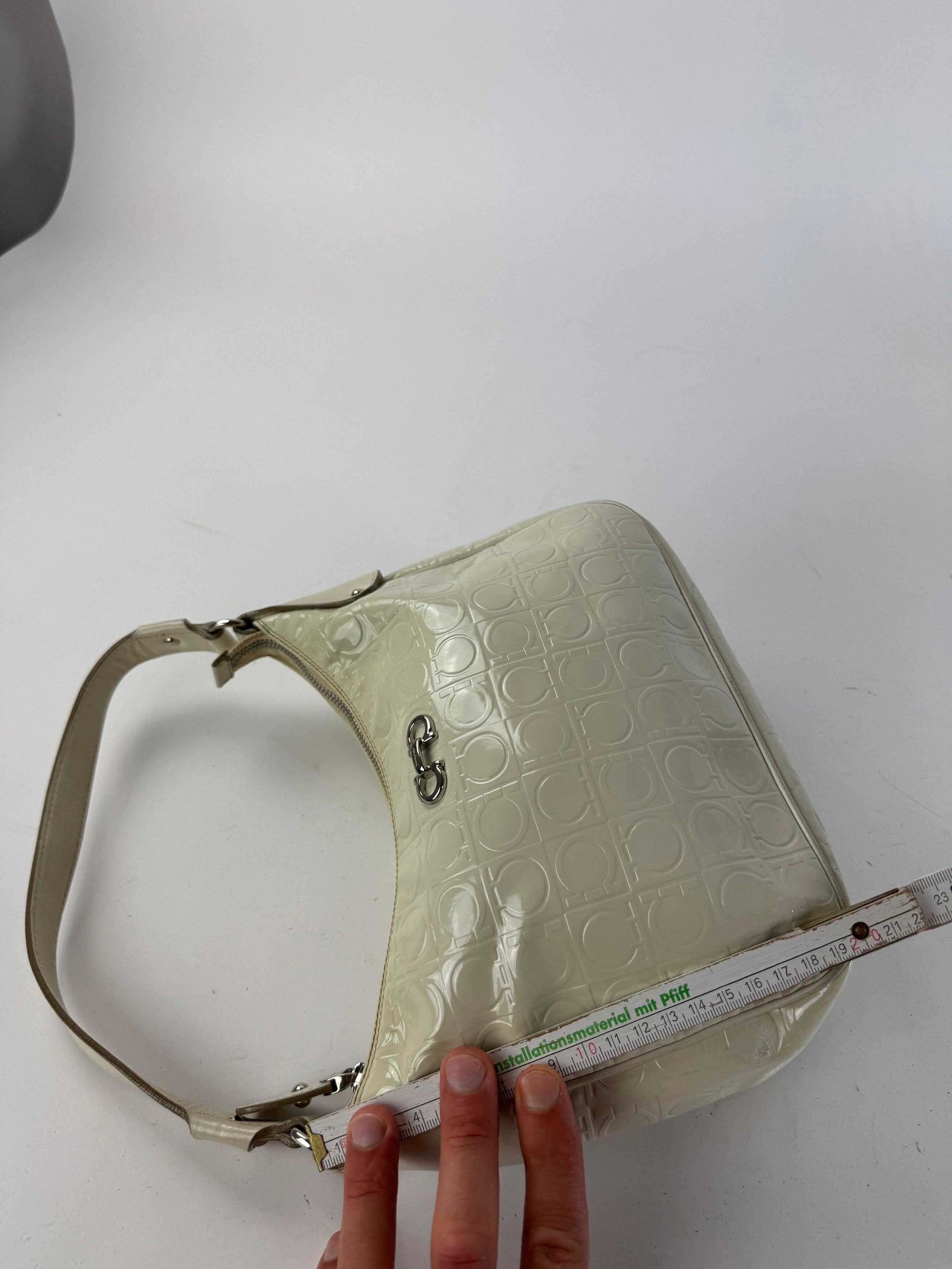 Salvatore Ferragamo Vintage Monogram Patent Leather bag white Size ONE SIZE - 13 Thumbnail