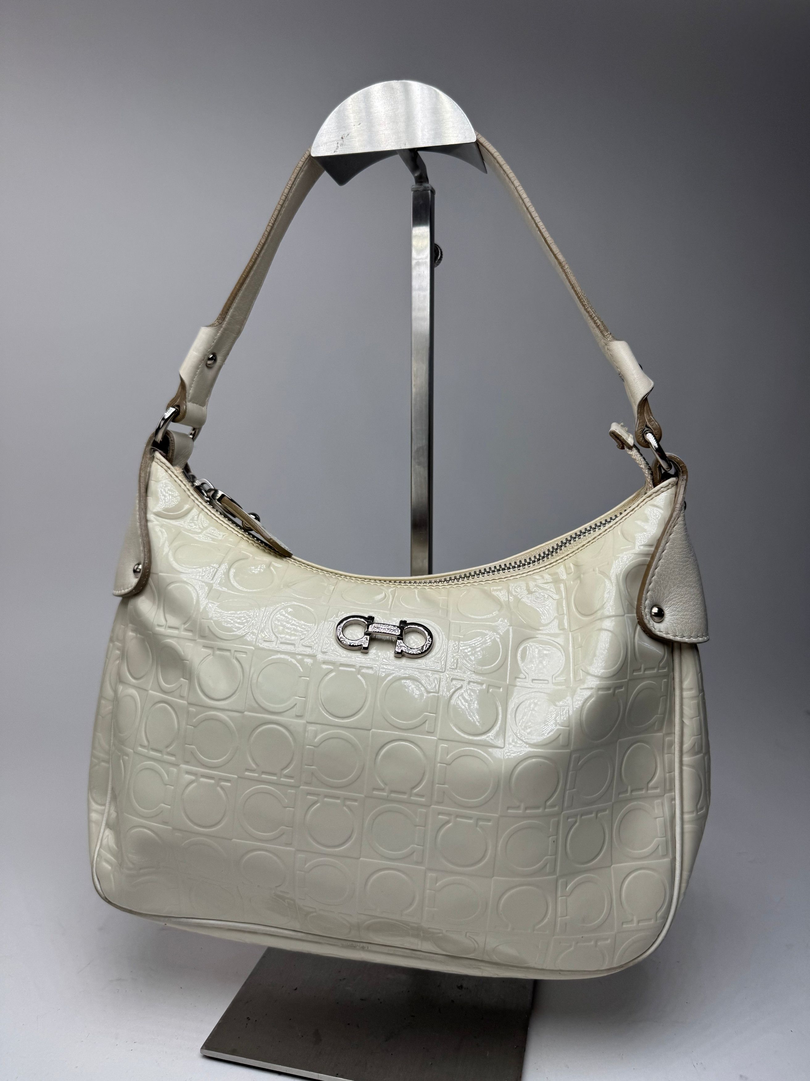 Salvatore Ferragamo Vintage Monogram Patent Leather bag white Size ONE SIZE - 12 Thumbnail