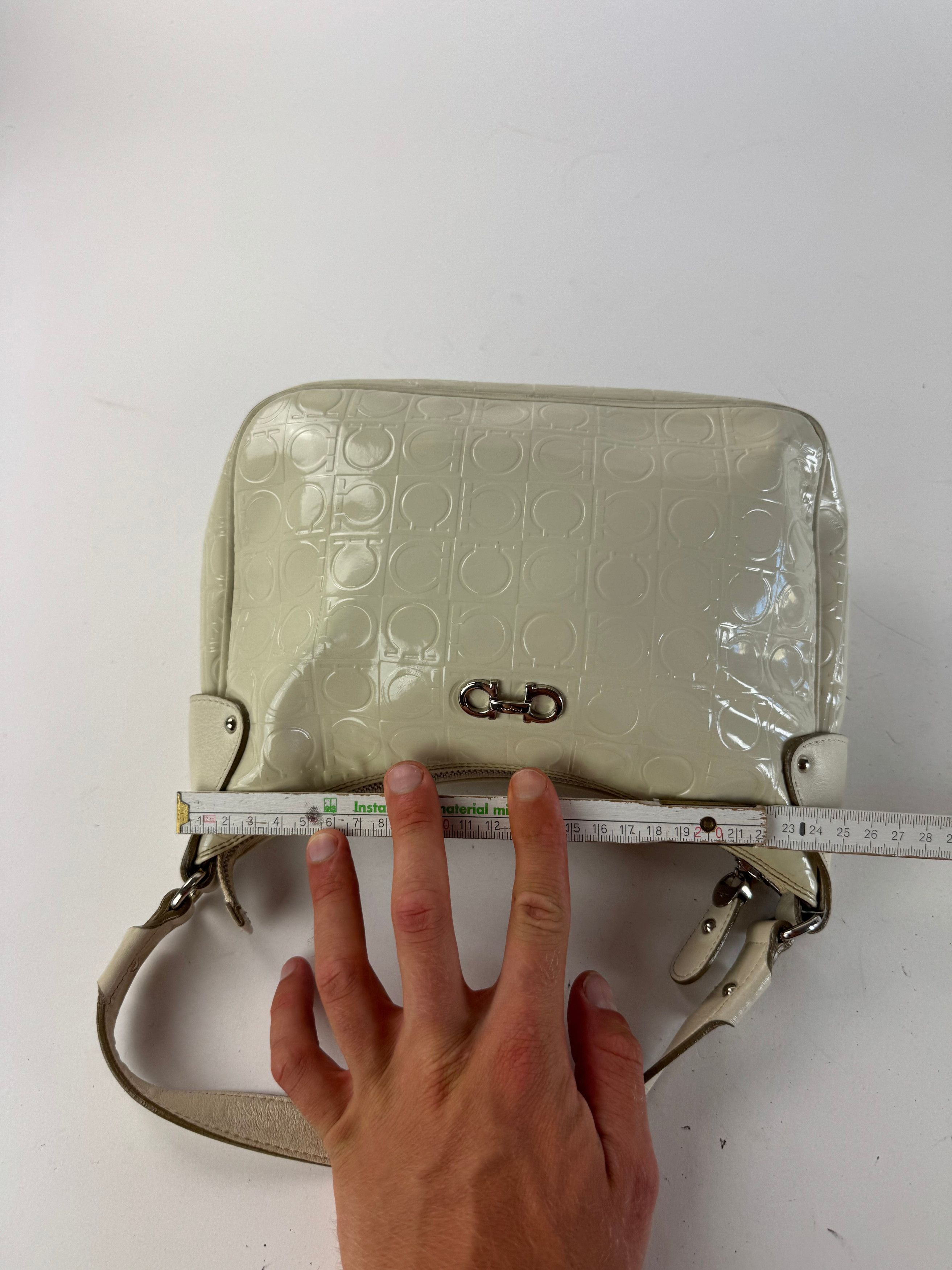 Salvatore Ferragamo Vintage Monogram Patent Leather bag white Size ONE SIZE - 11 Thumbnail